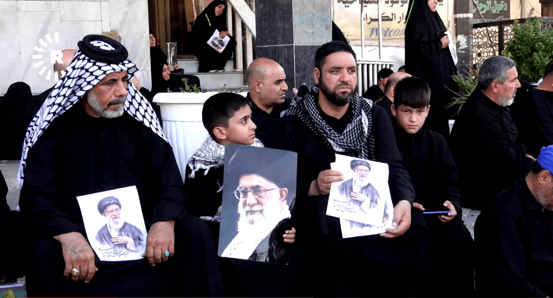 Necef'te Ali Hamaney için cenaze töreni: ABD ve İsrail karşıtı sloganlar atıldı