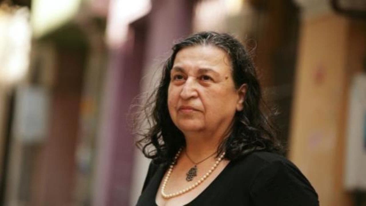 Sennur Sezer