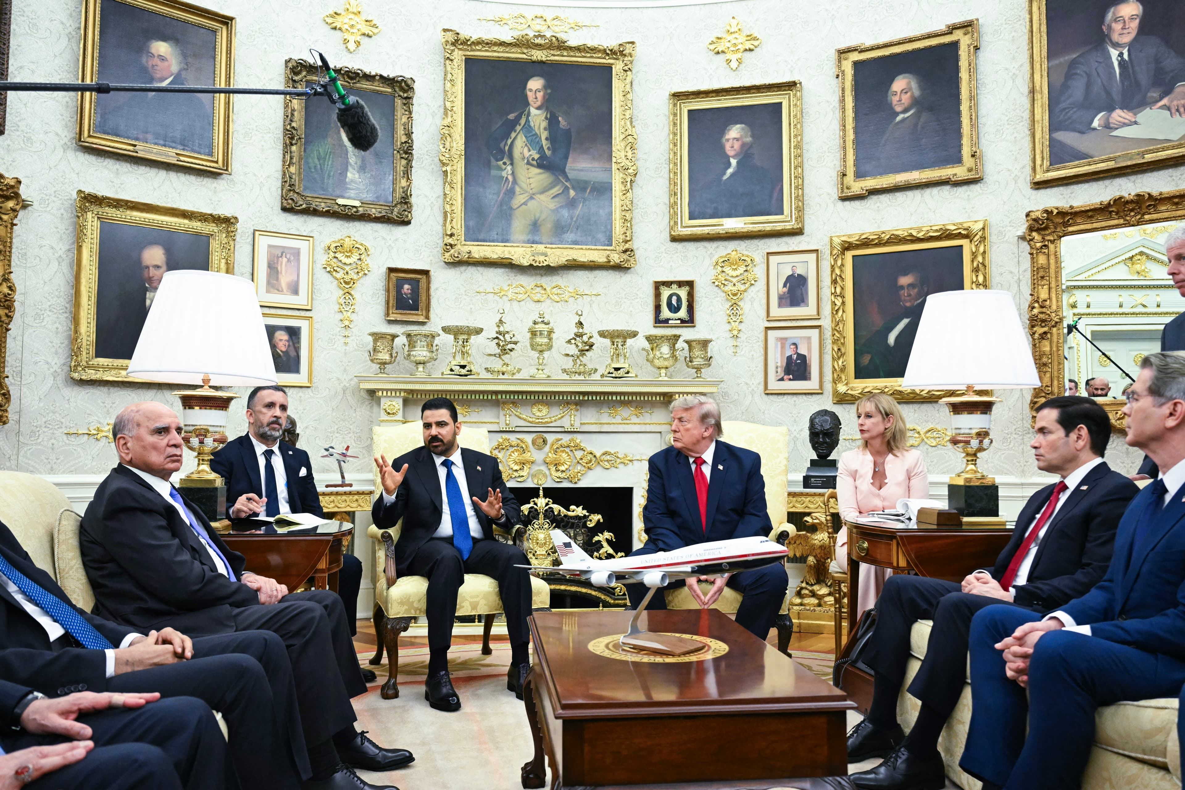 بەرپرسێکی ئیدارەی ئەمریکا: بڕیاری خۆمان لەبارەی چەکدانانی گرووپەکان بە عێراق دەڵێین