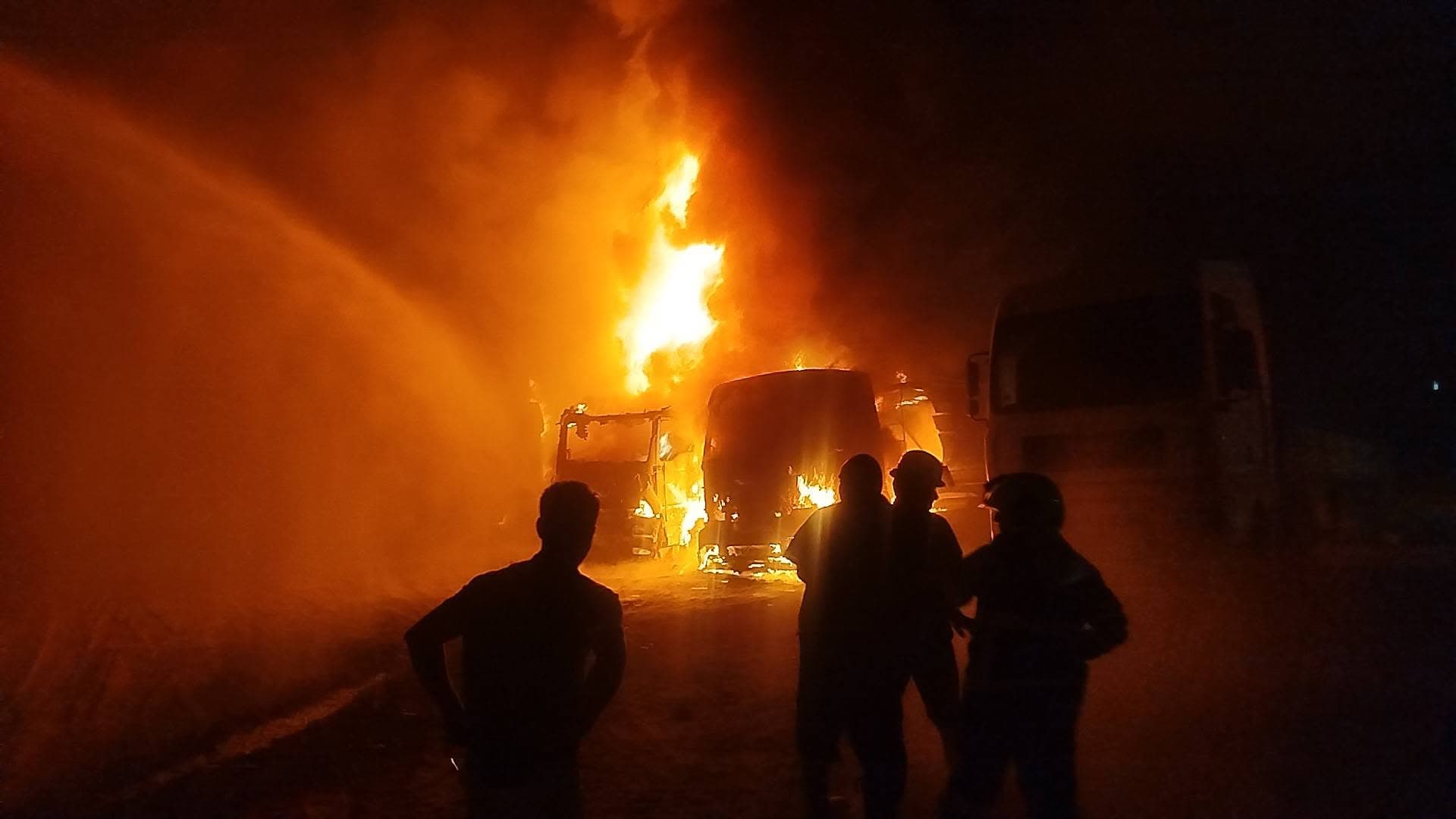 لە کەلار ژمارەیەک بارهەڵگر سووتاون