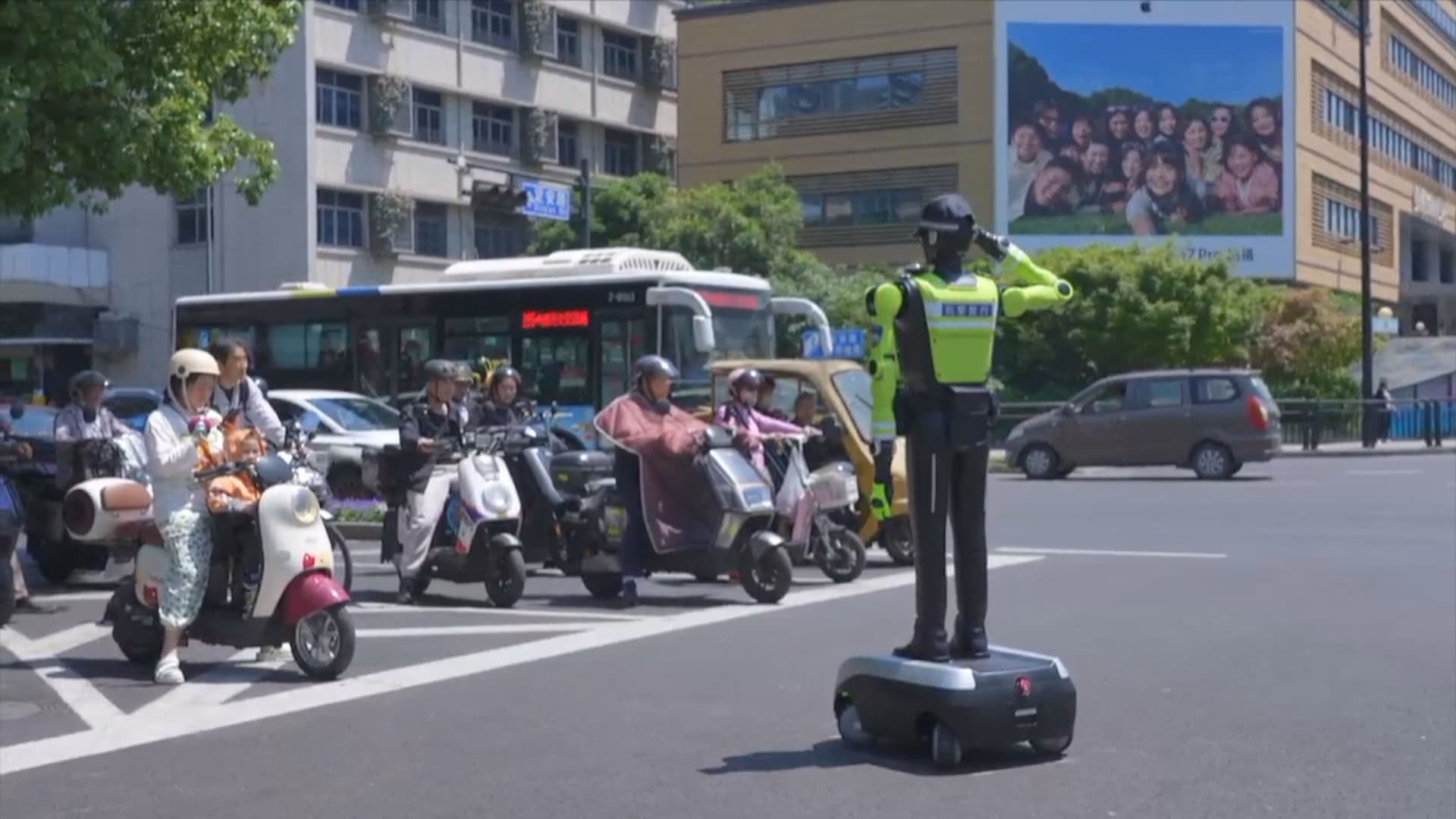 China’s robots move beyond factories into everyday life