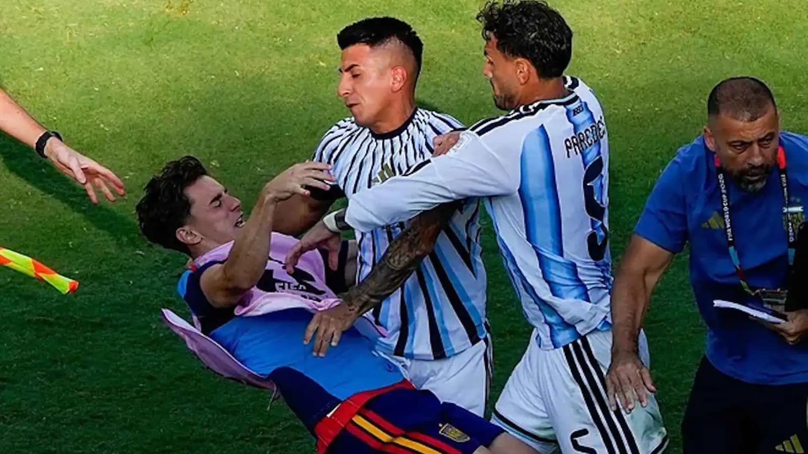 فیفا لێکۆڵینەوە لە یاریزانانی ئەرجەنتین دەکات
