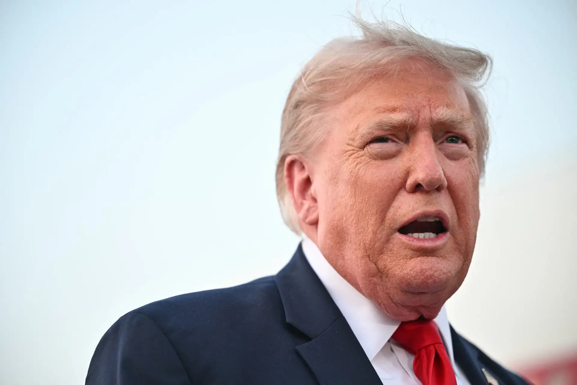 Trump hişyarî da Îranê: Hûn dê bedêla leşkerên Amerîkayî bidin