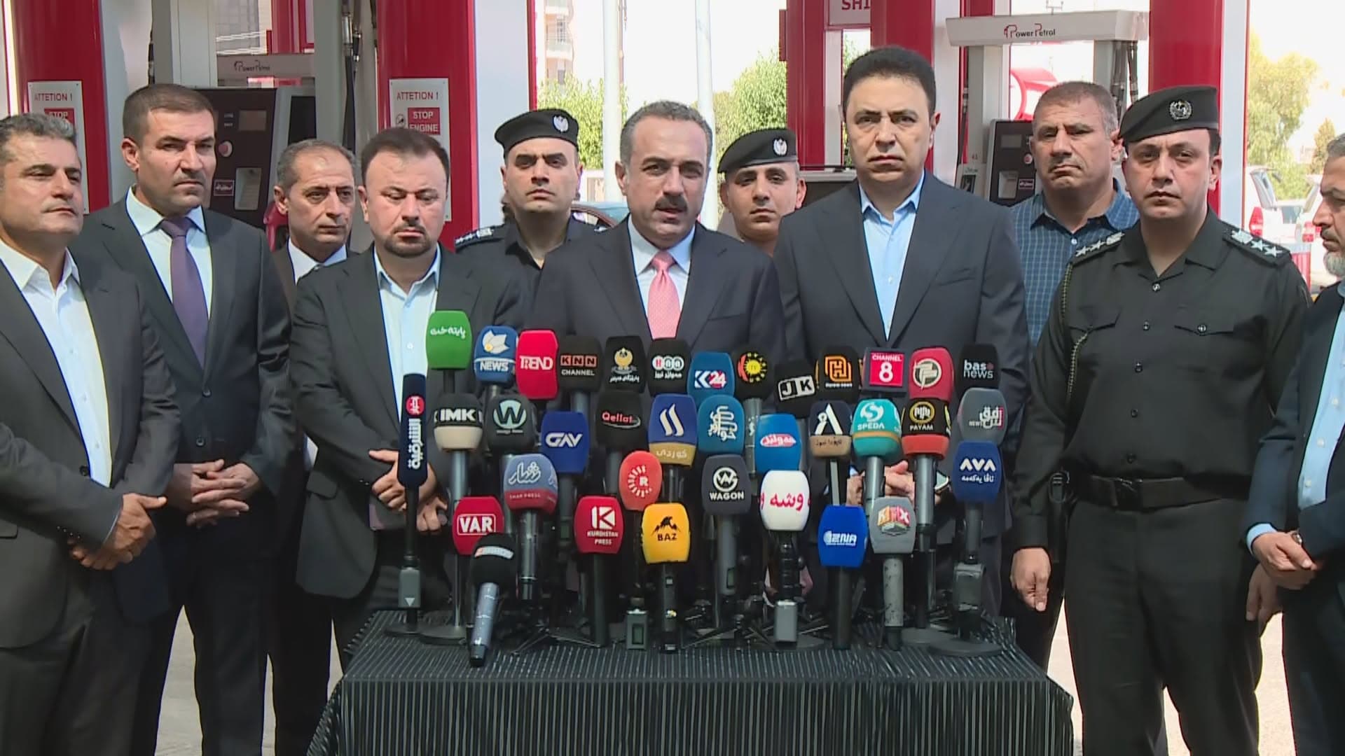 ئومێد خۆشناو: لە ئەمڕۆوە نرخی بەنزین دادەبەزێت