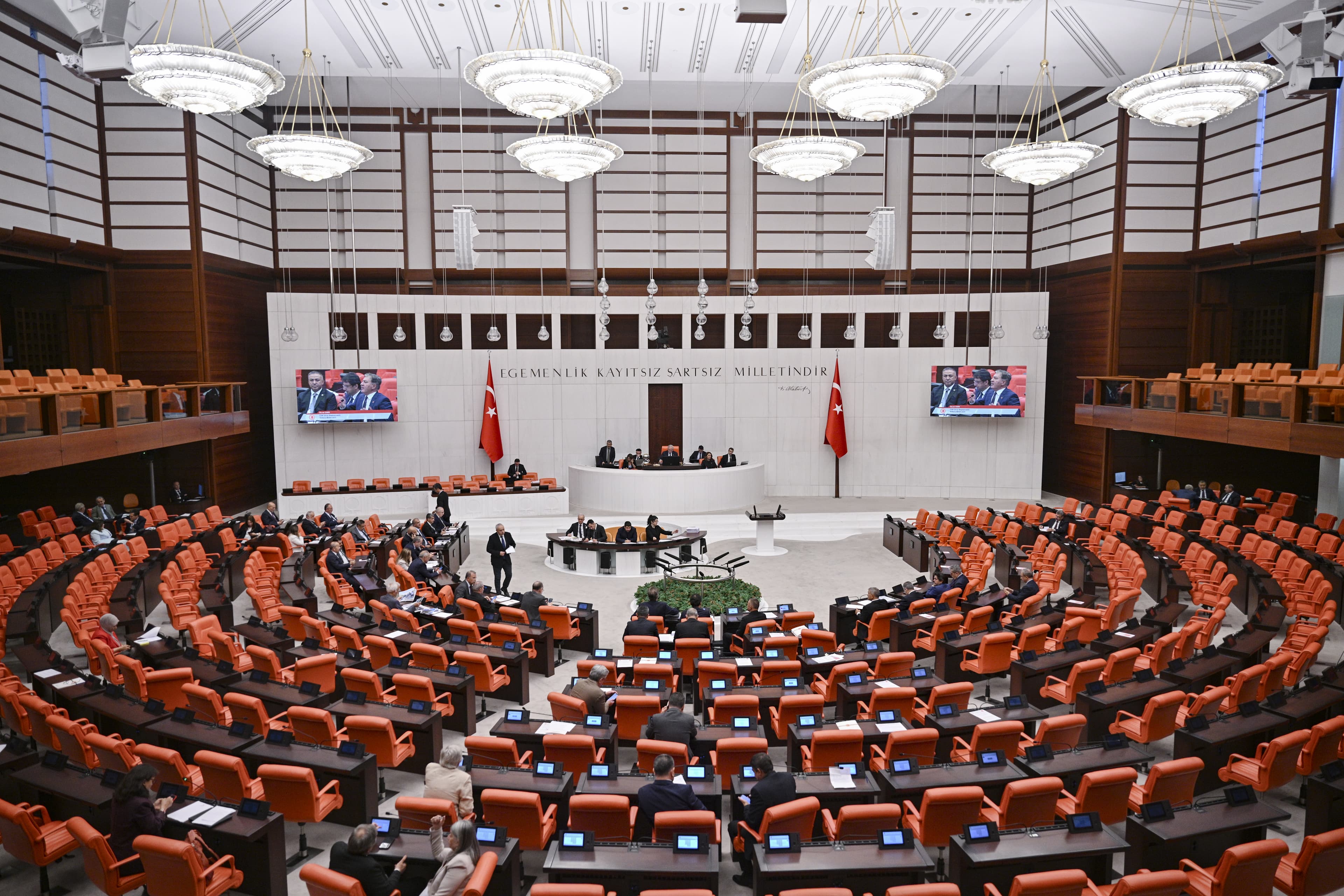 CHP'deki ayrılık TBMM'de sandalye dağılımını değiştirdi