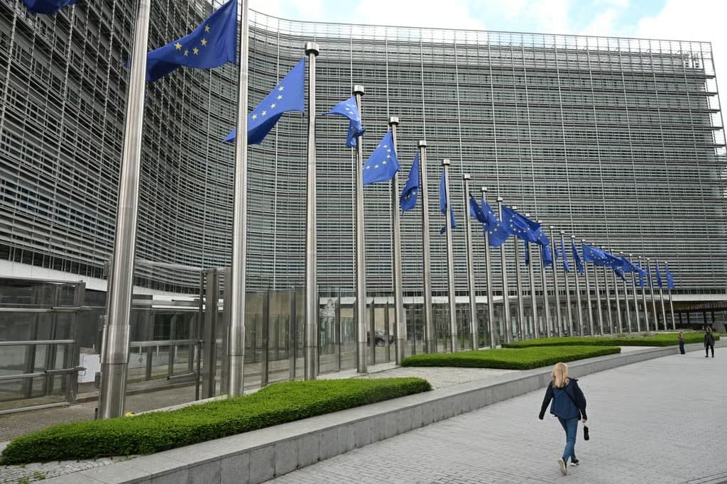 EU sanctions Iranian individuals over ruling on dissidents, cyber attacks