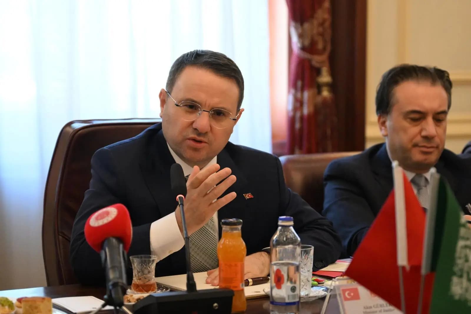 Akin Gurlek: Yasaya pêvajoyê ji 15 madeyan pêk tê