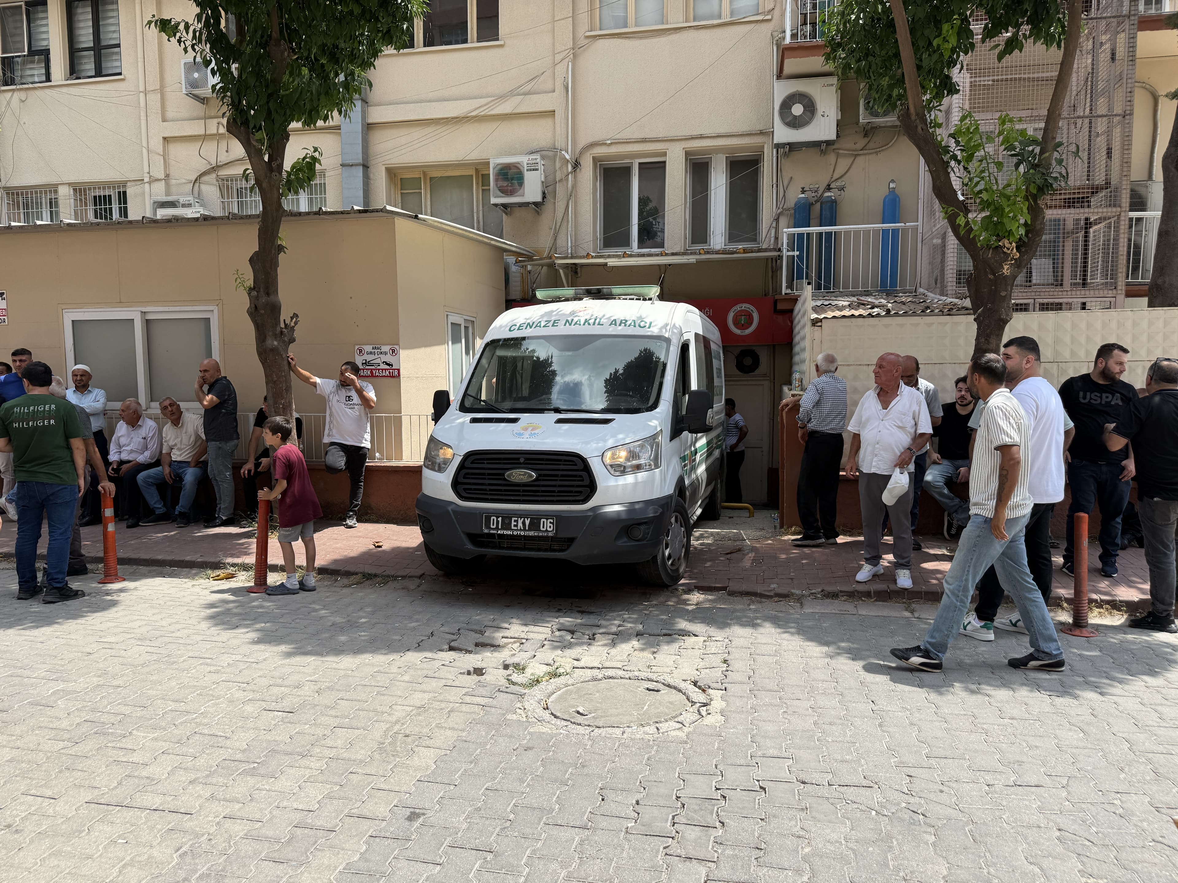 Adana'da kadın cinayeti: Bekçi, eşini 7 yaşındaki kızının gözü önünde öldürdü