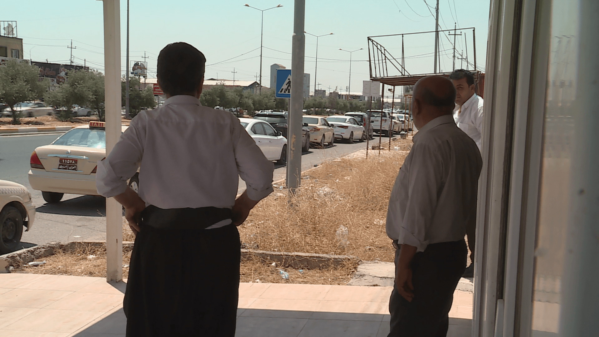 پزیشکێکی فریاکەوتن: لە نۆرەی وەرگرتنی بەنزیندا کڵاو لەسەر بکرێت و ئاو بخورێتەوە