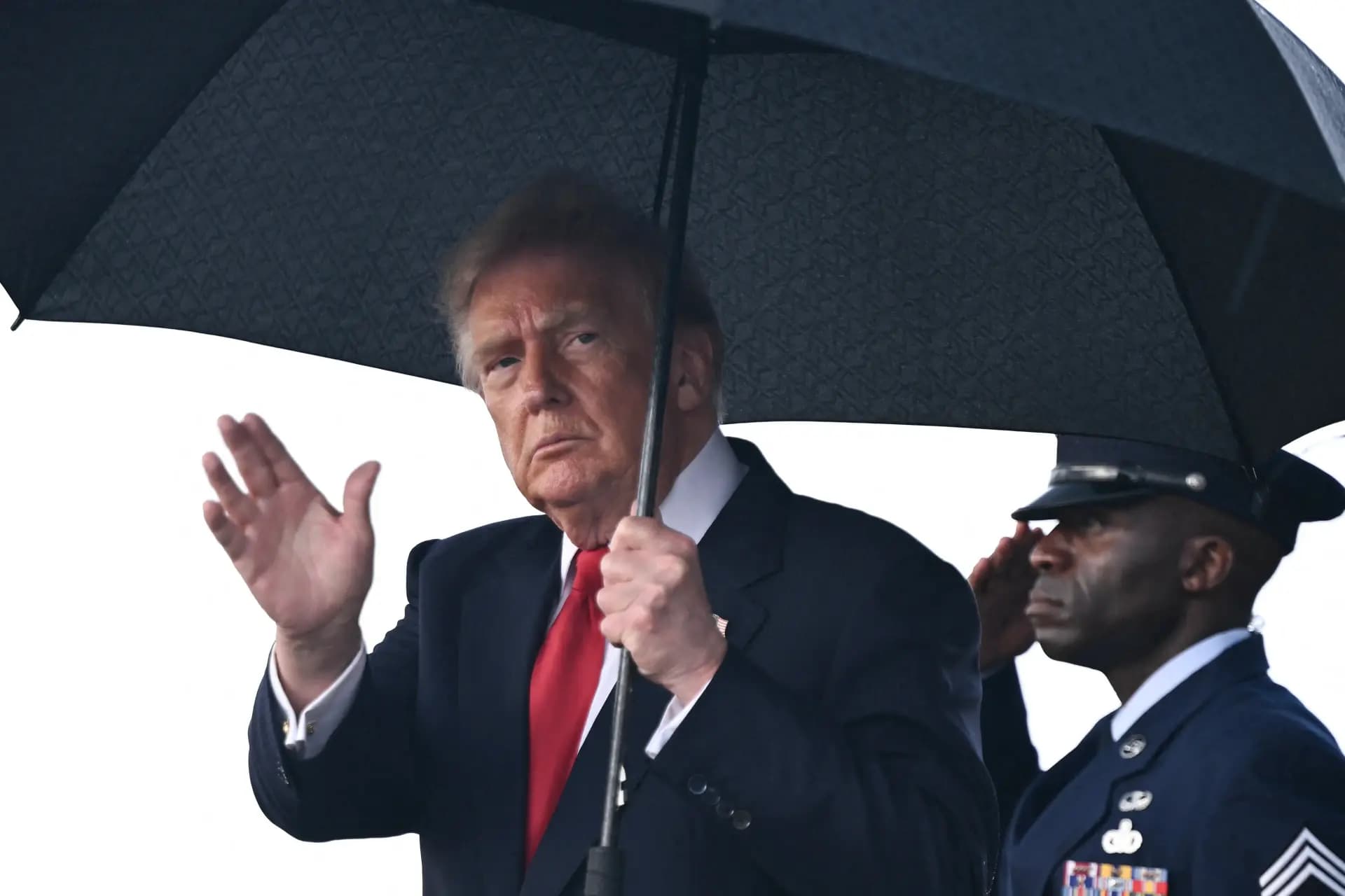 Trump: Eger em bi Îranê re li hev nekin em dê pir û santralên elektrîkê têk bibin