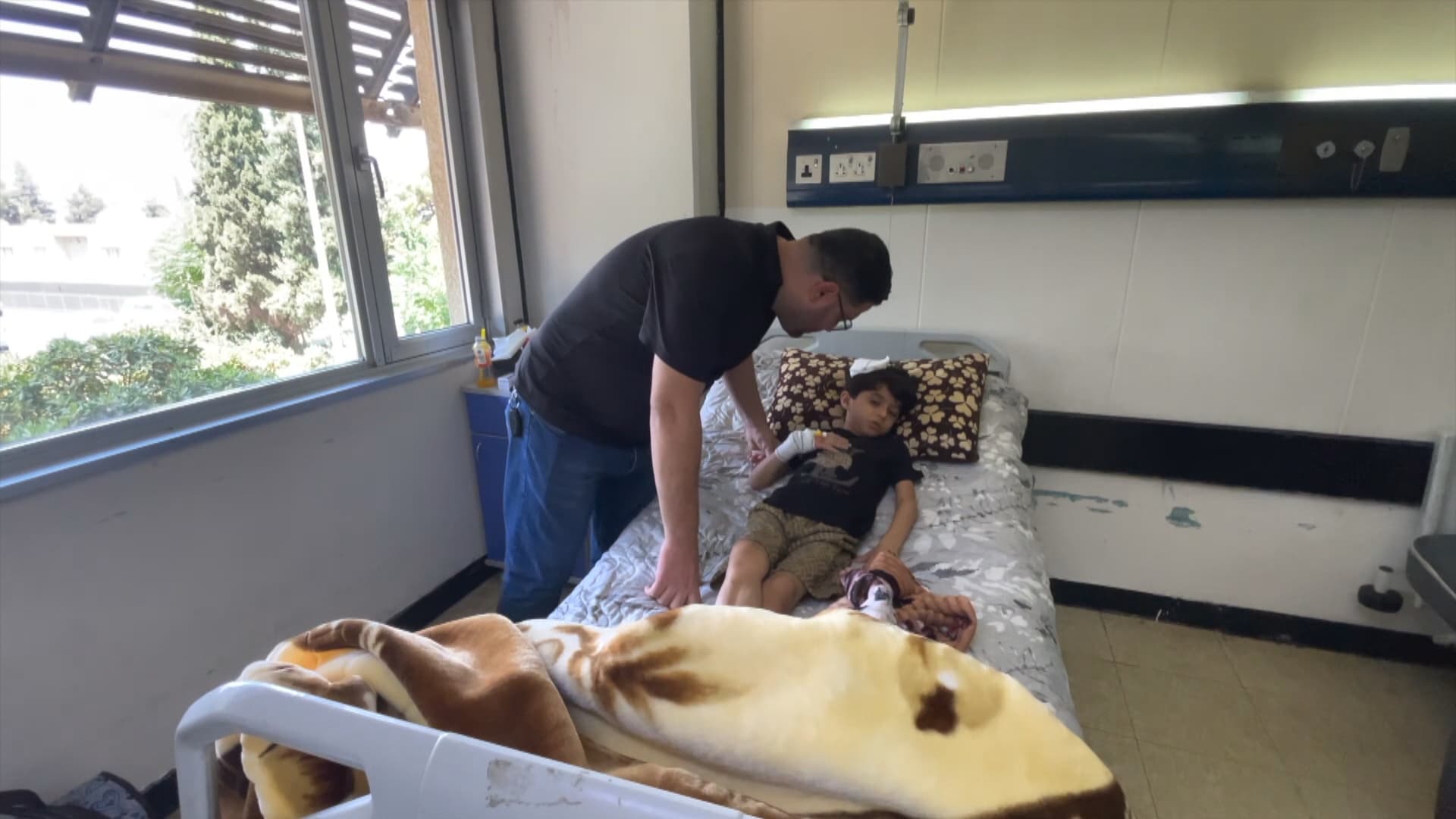 لە قەسرۆک منداڵێک بە گوللـەی وێڵ بریندار بوو پزیشکان مەترسییان لە نەشتەرگەرییەکەی هەیە