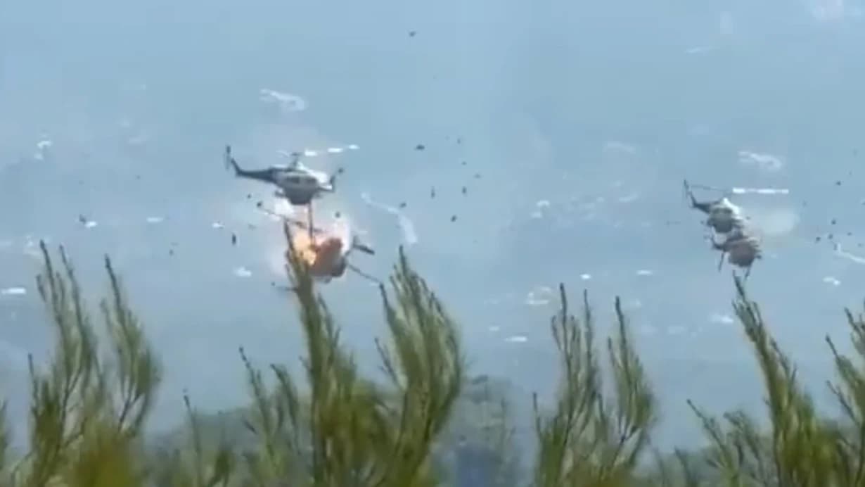 Yunanistan'da iki yangın söndürme helikopteri havada çarpıştı
