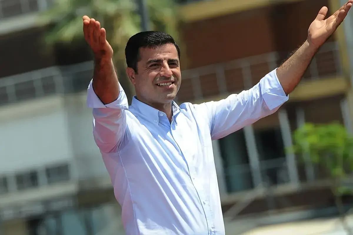 Gelo Demîrtaş û girtiyên Doza Kobaniyê jî di nav pêşniyaryasayê de ne?