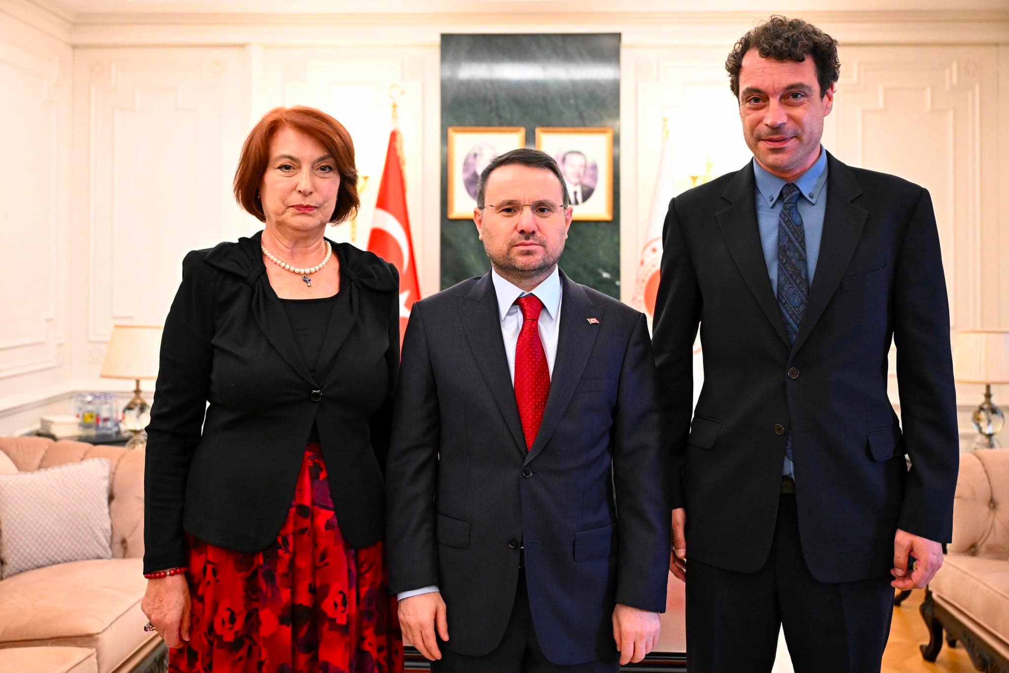 Bakan Gürlek, Uğur Mumcu'nun ailesiyle görüştü
