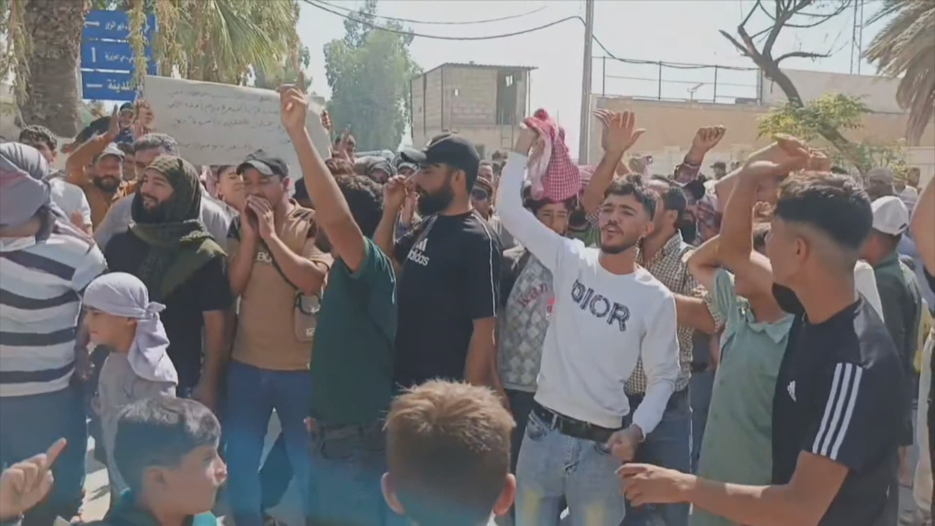 Koçberên ji Serê Kaniyê daxwaza ewlehî û tezmînatê dikin