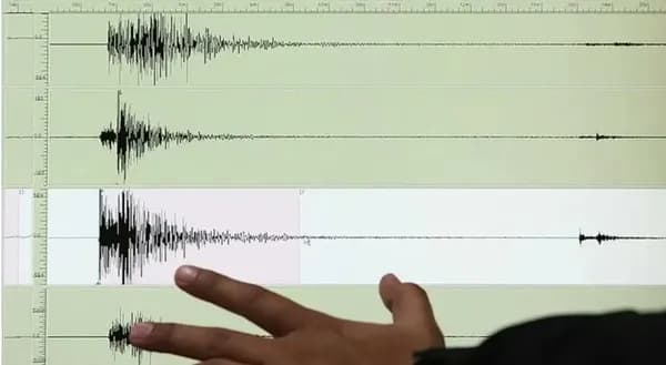 Kolombiya 7.4 büyüklüğünde depremle sarsıldı