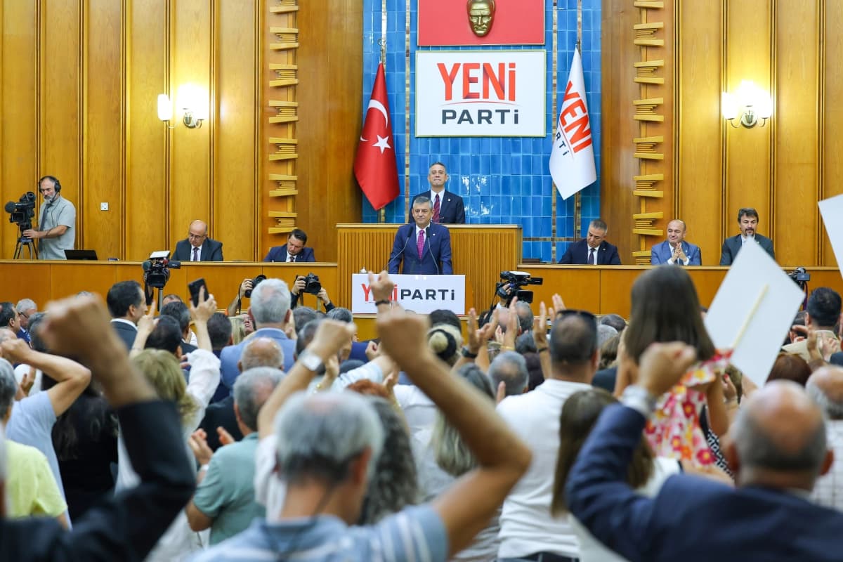 Çerçeve yasada ikiye bölündüler: YENİ Parti milletvekillerinden Özel'e destek açıklaması