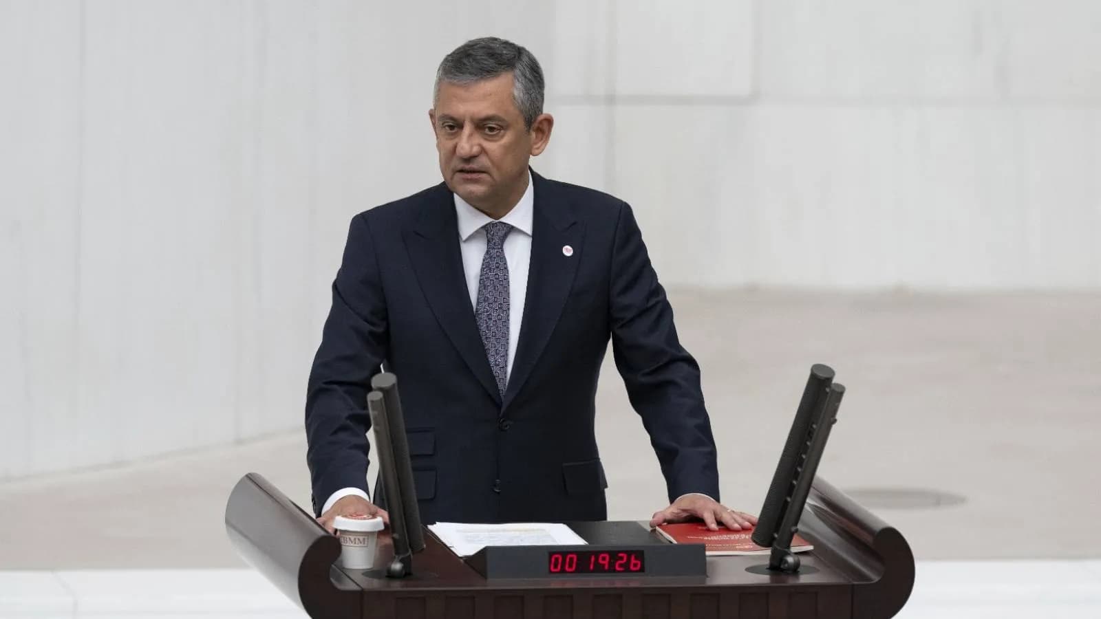 Fezlekeyên Ozel, Agbaba û Kadigîlê radestî parlamentoyê hatin kirin