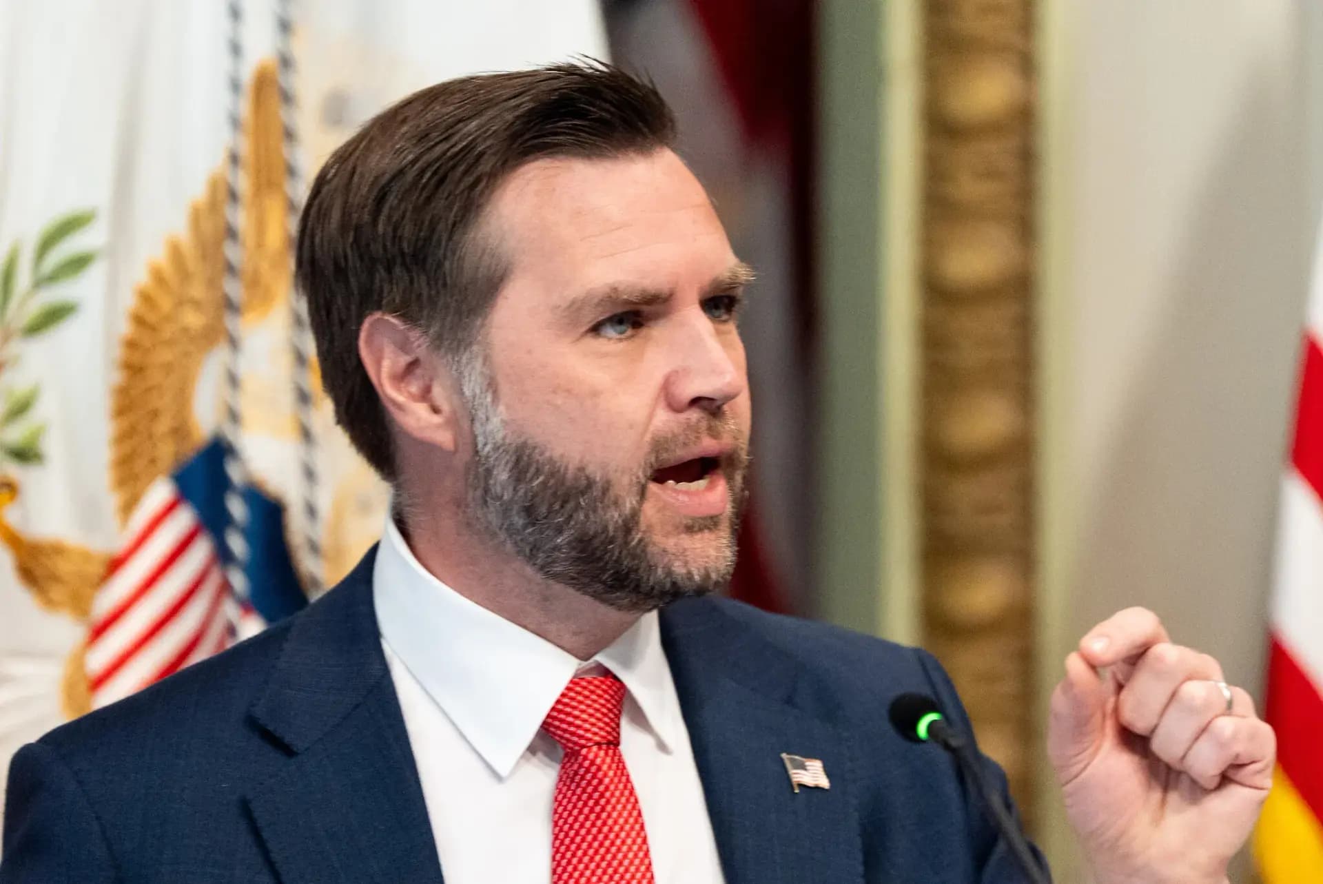 JD Vance: İran savaşında önceliğimiz Amerikalılar için düşük enerji fiyatları