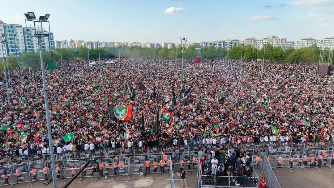 ئەمشەو دوو وەزیری تورکیا ئامادەی یاریی ئامەدسپۆر دەبن