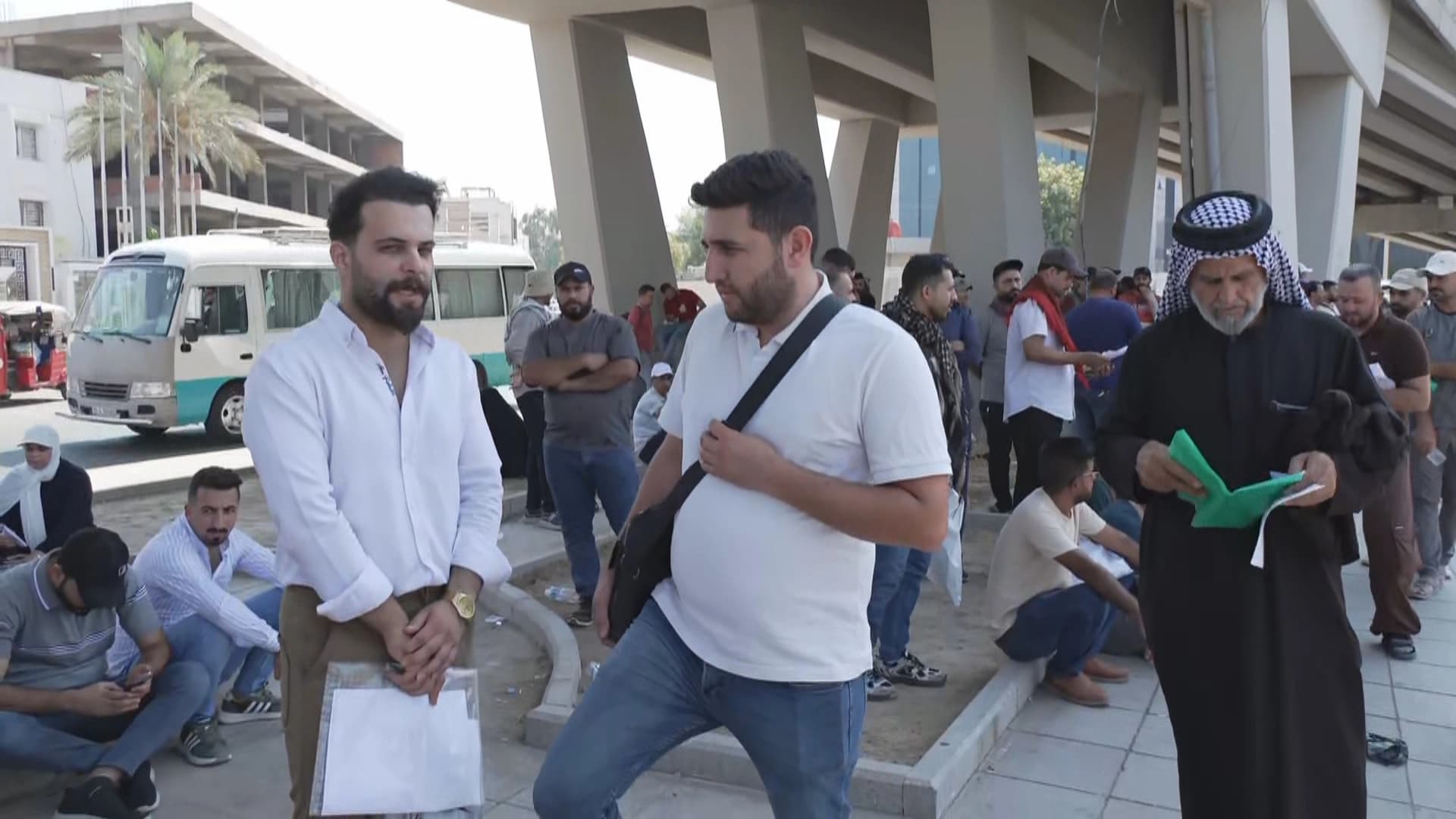 Thousands of graduates protest in Baghdad, demand public sector employment