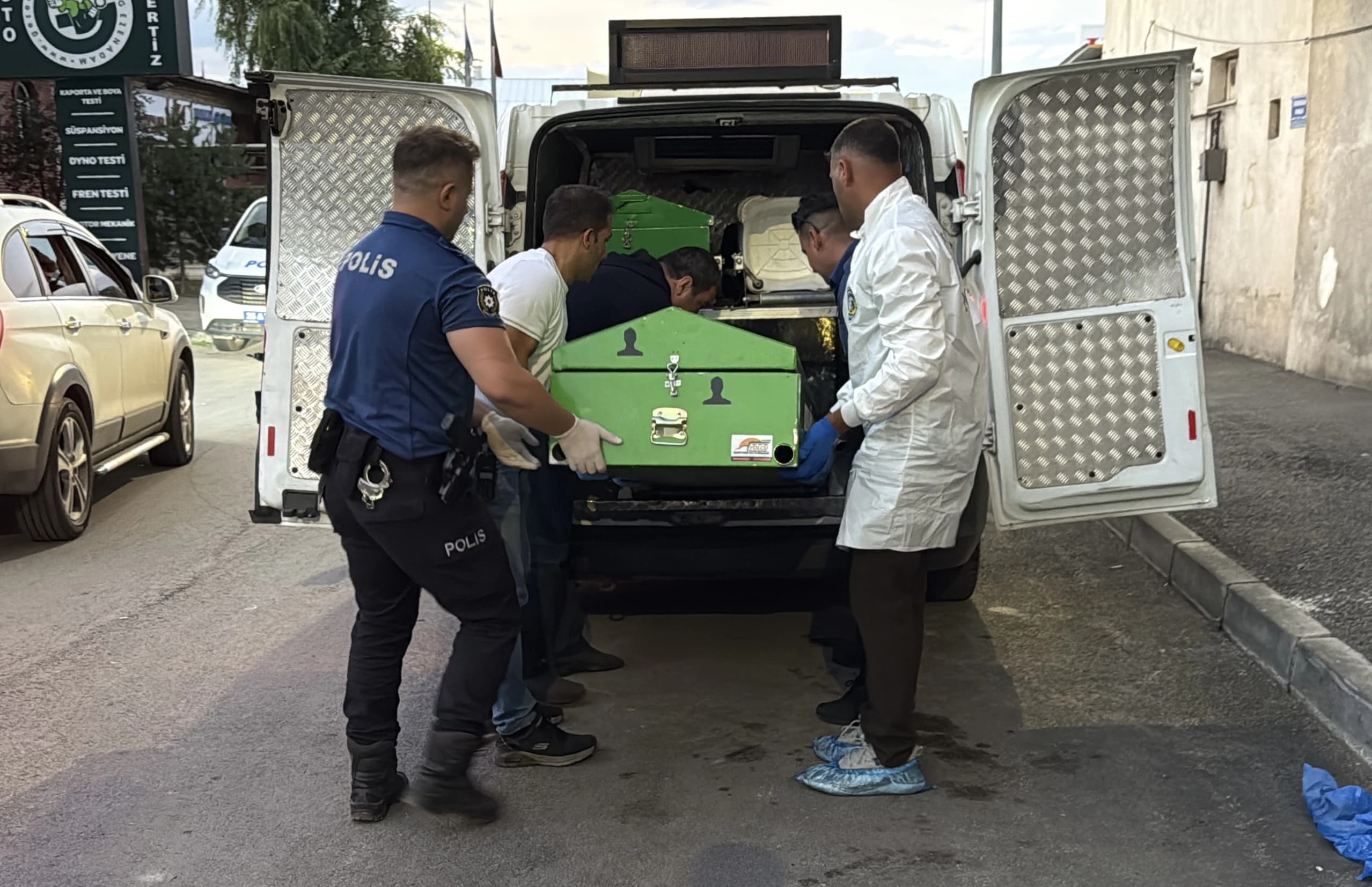 Li Erziromê ciwanekî 19 salî bi kêrê zilamek kuşt