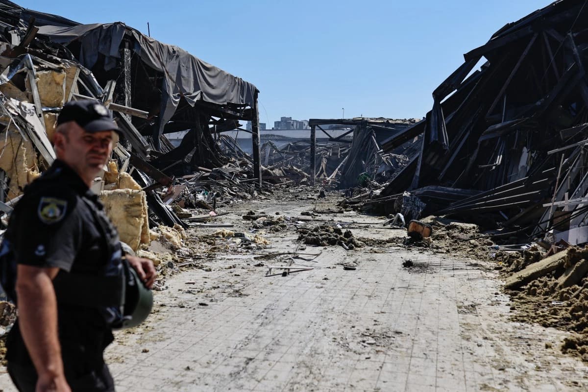 Ukrayna'da AVM’ye İHA saldırısı: 16 ölü, 29’u ağır 130 yaralı