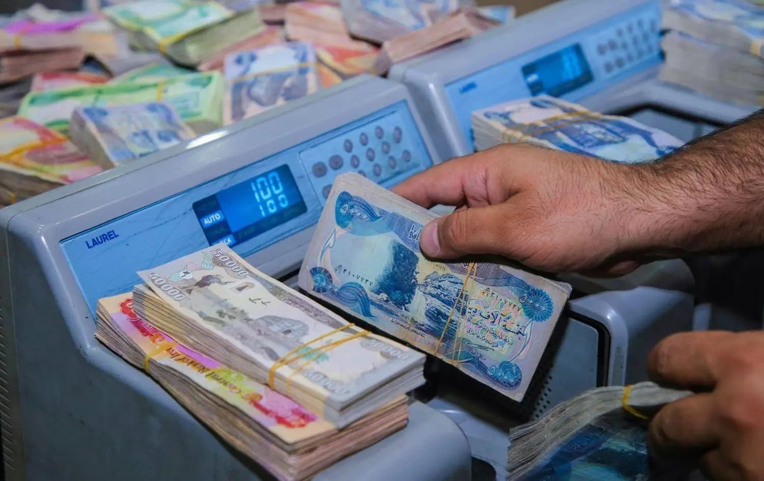 Irak Parlamentosu’na yeni maaş tasarısı: En düşük memur maaşı 400 bin dinar olacak