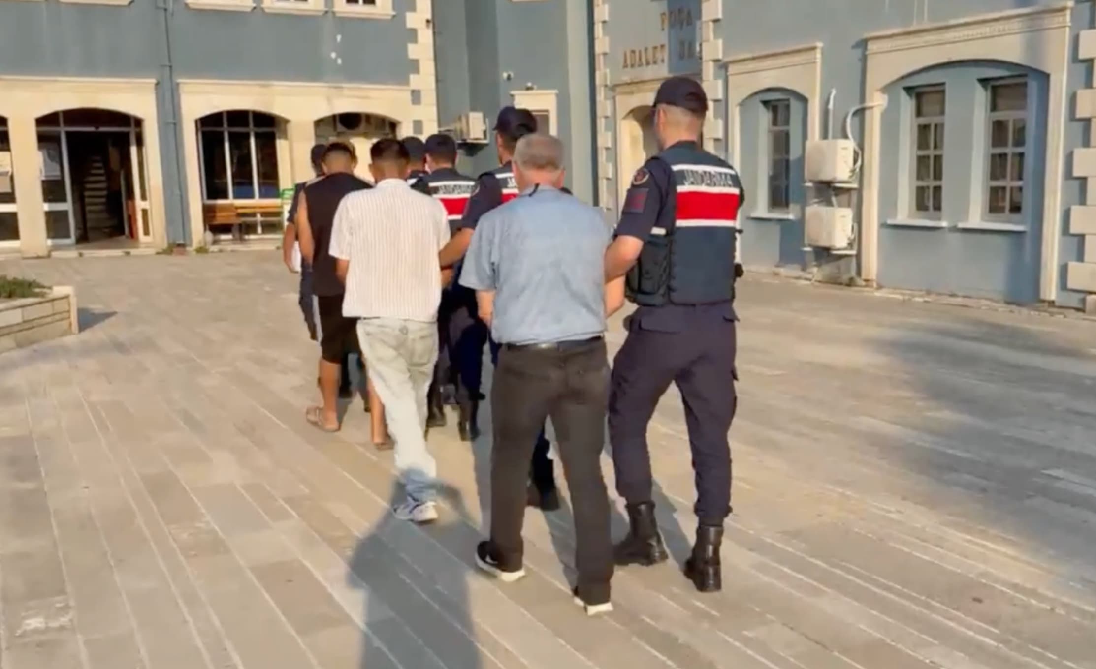 İçişleri Bakanlığı açıkladı: 48 göçmen kaçakçılığı organizatörü yakalandı