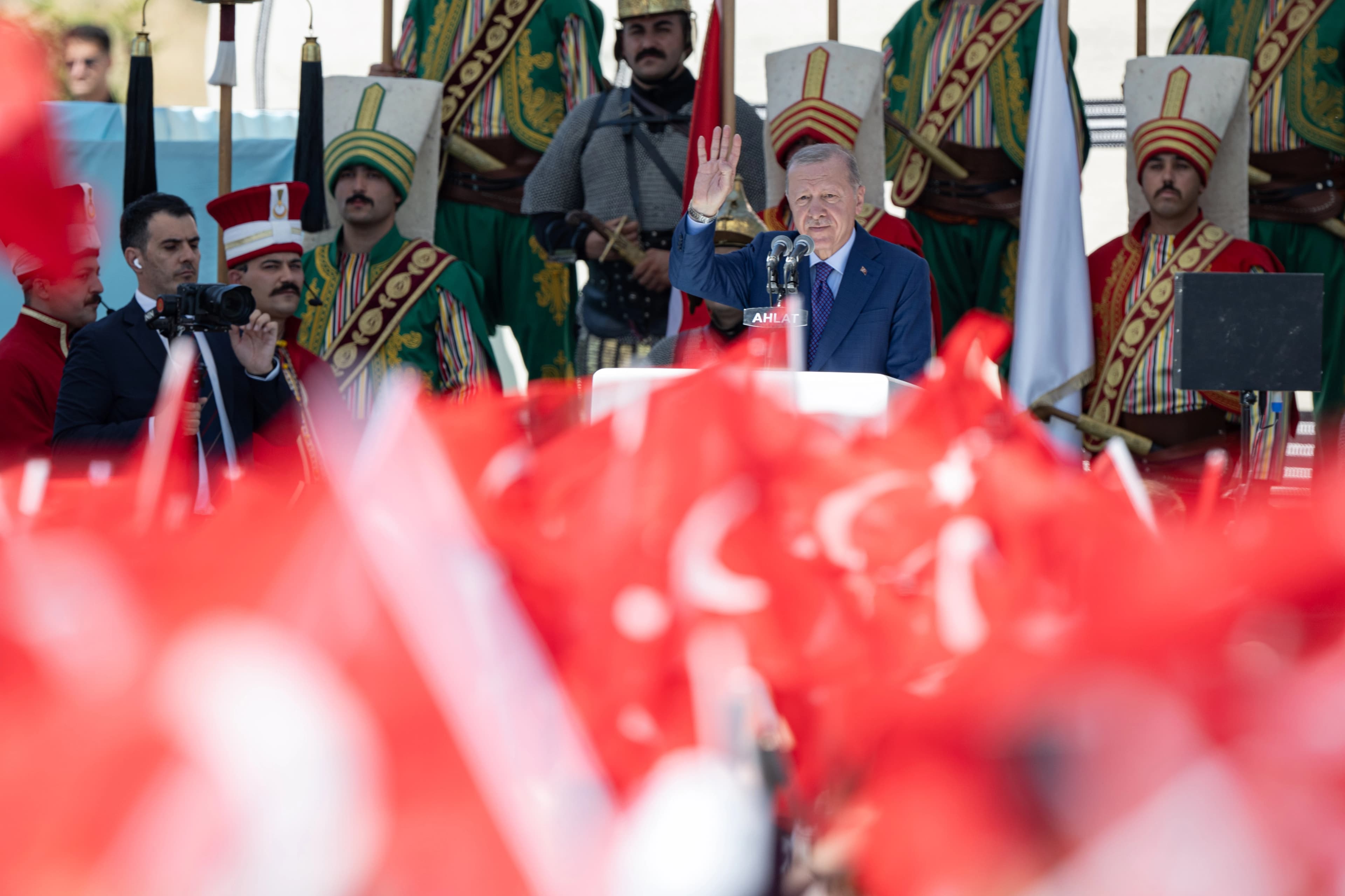 Erdoğan'dan Ahlat'ta süreç mesajı: Yeni bir dönemin kapısı aralanacak