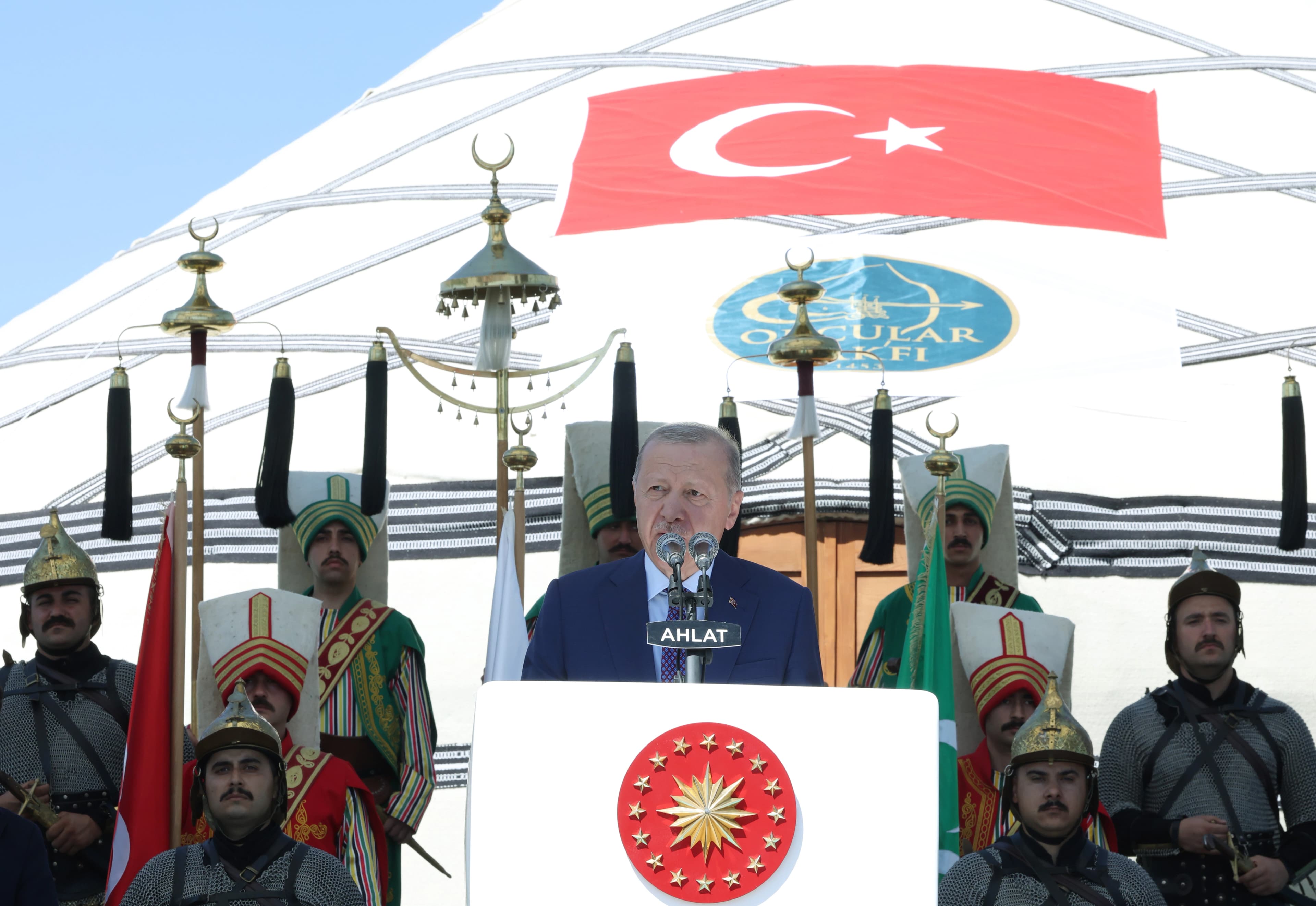 Erdogan: Hûn nikarin rê li ber biratiya Tirk, Kurd û Ereban bigirin