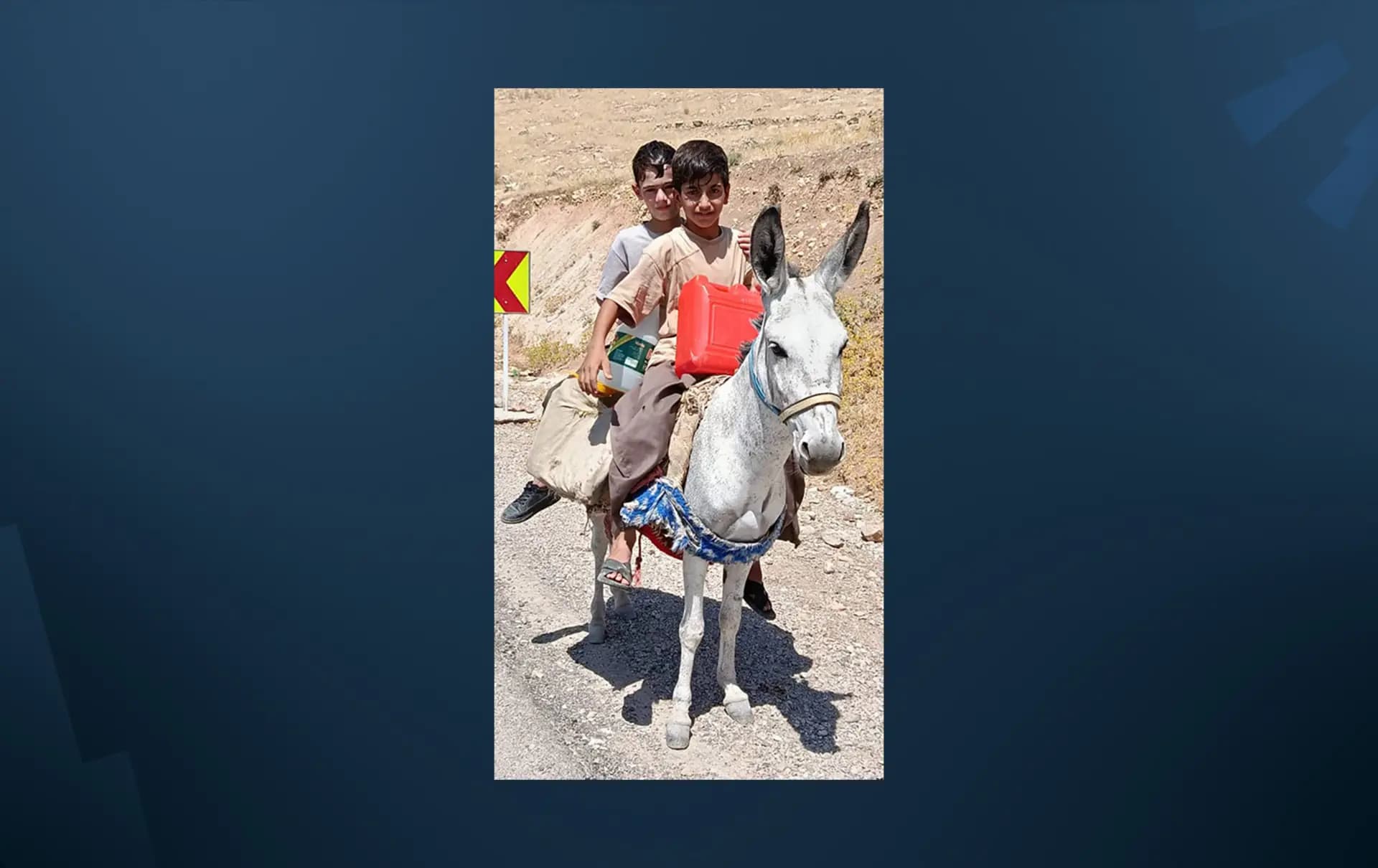 خێرخوازێکی سلێمانی ئاو بۆ گوندێکی کرماشان دابین دەکات