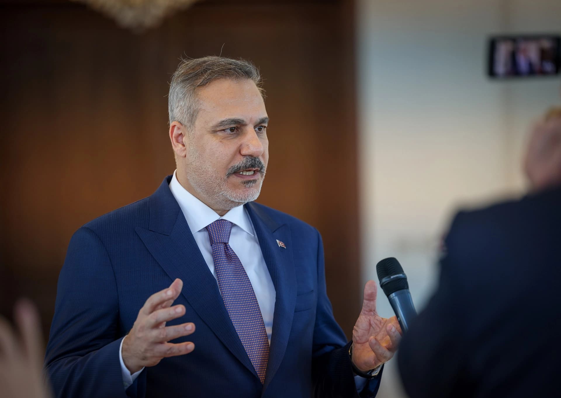 Hakan Fîdan: Divê nasnameya Kurdan li Sûriyeyê bê parastin