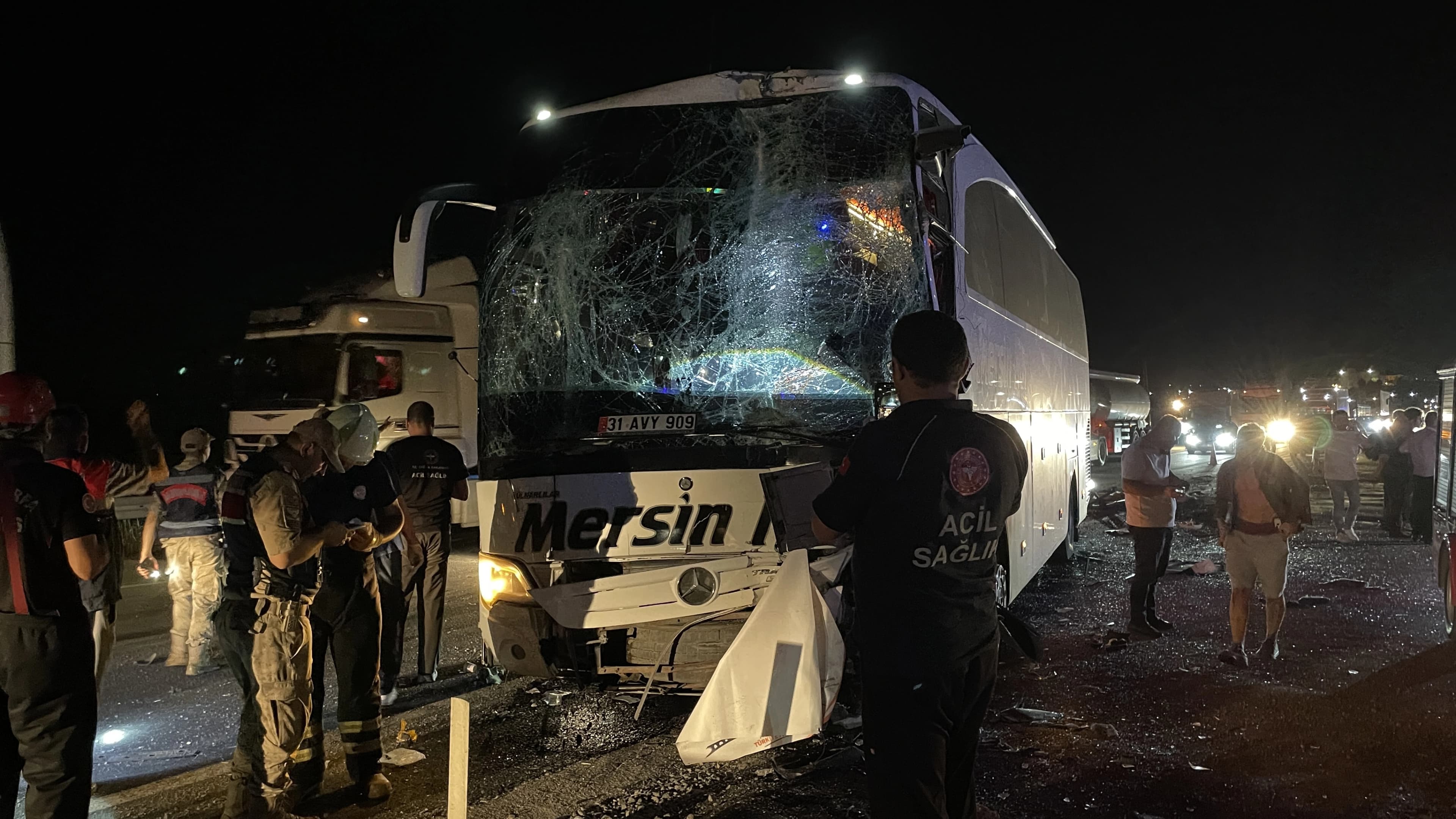 Urfa'da 2 yolcu otobüsü çarpıştı: 13 yaralı