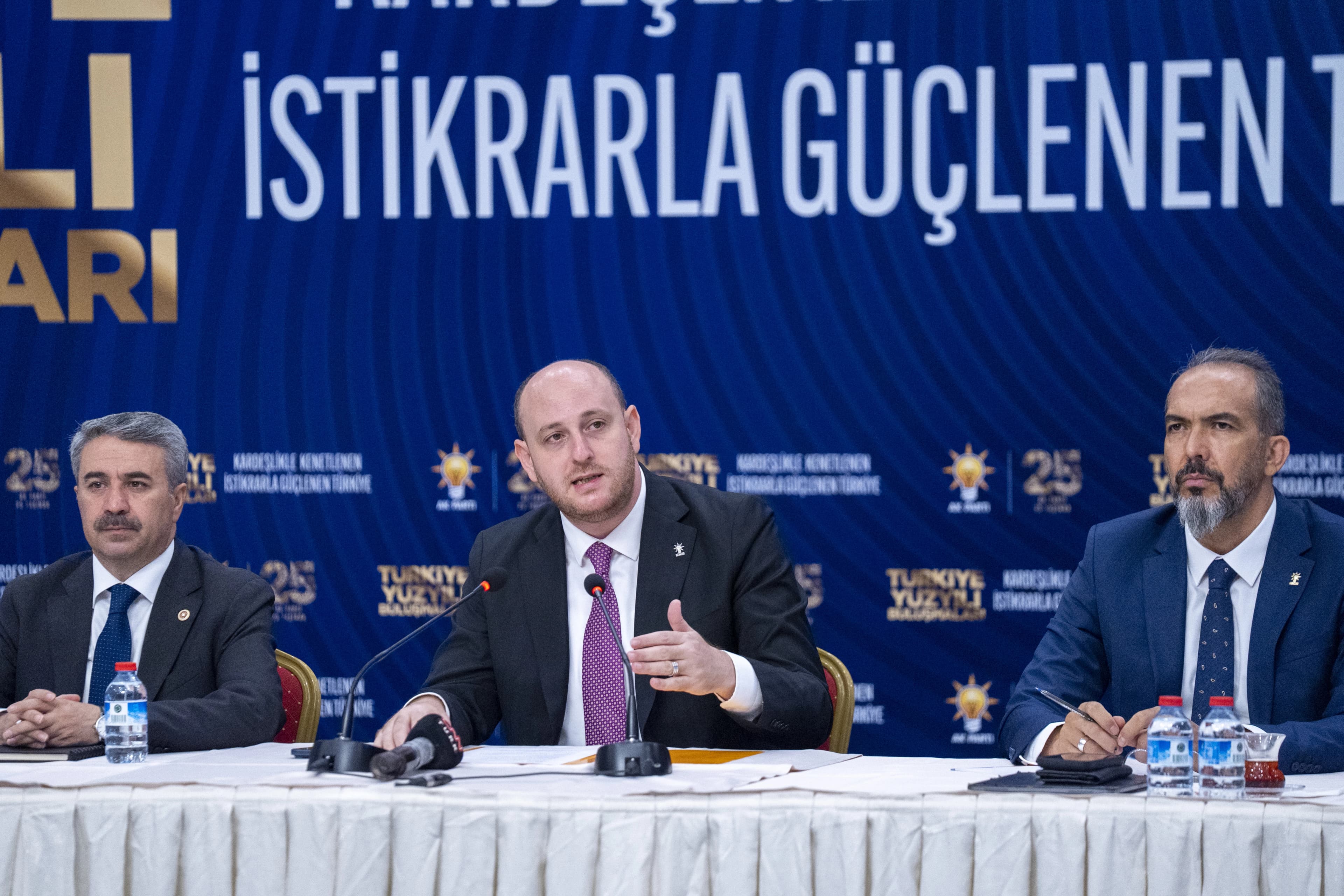 AK Parti 'süreç' için sahaya iniyor: 'Huzur ve kardeşlik iklimi yeni imkanlar yaratacak'
