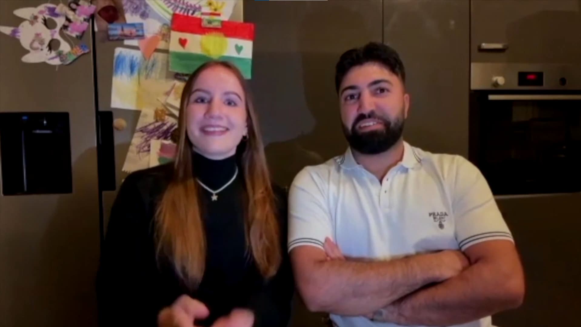 چیرۆکی ئاشقبوونی کچێکی پۆڵۆنۆ و کوڕێکی کۆبانێ لە 'گووگڵ ترانسلێت'ەوە