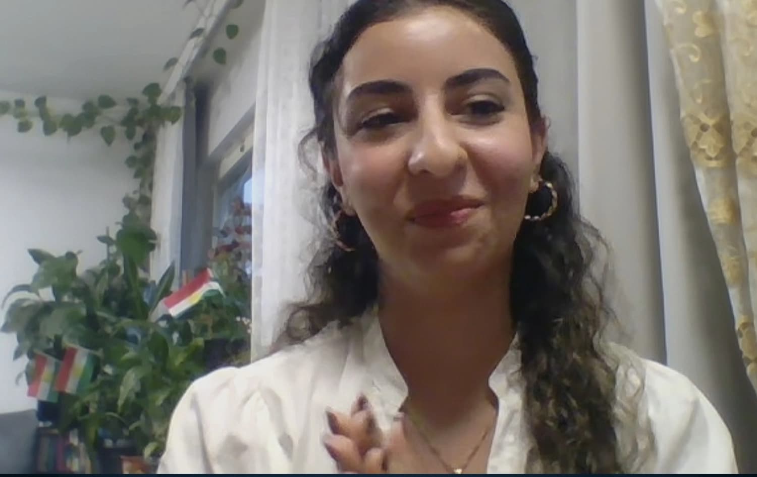 کچە کوردێکی عەفرین کێشەکانی خوێندکارانی کوردی گەیاندە سەرۆکوەزیرانی فینلاند