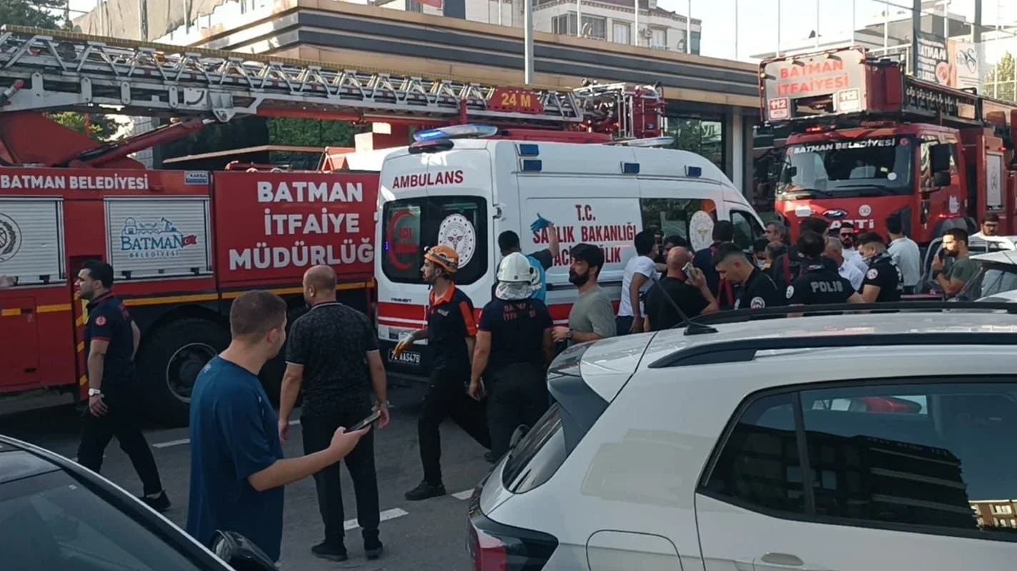 Li Êlihê agir bi saloneke werzişê ket, 2 kes mirin
