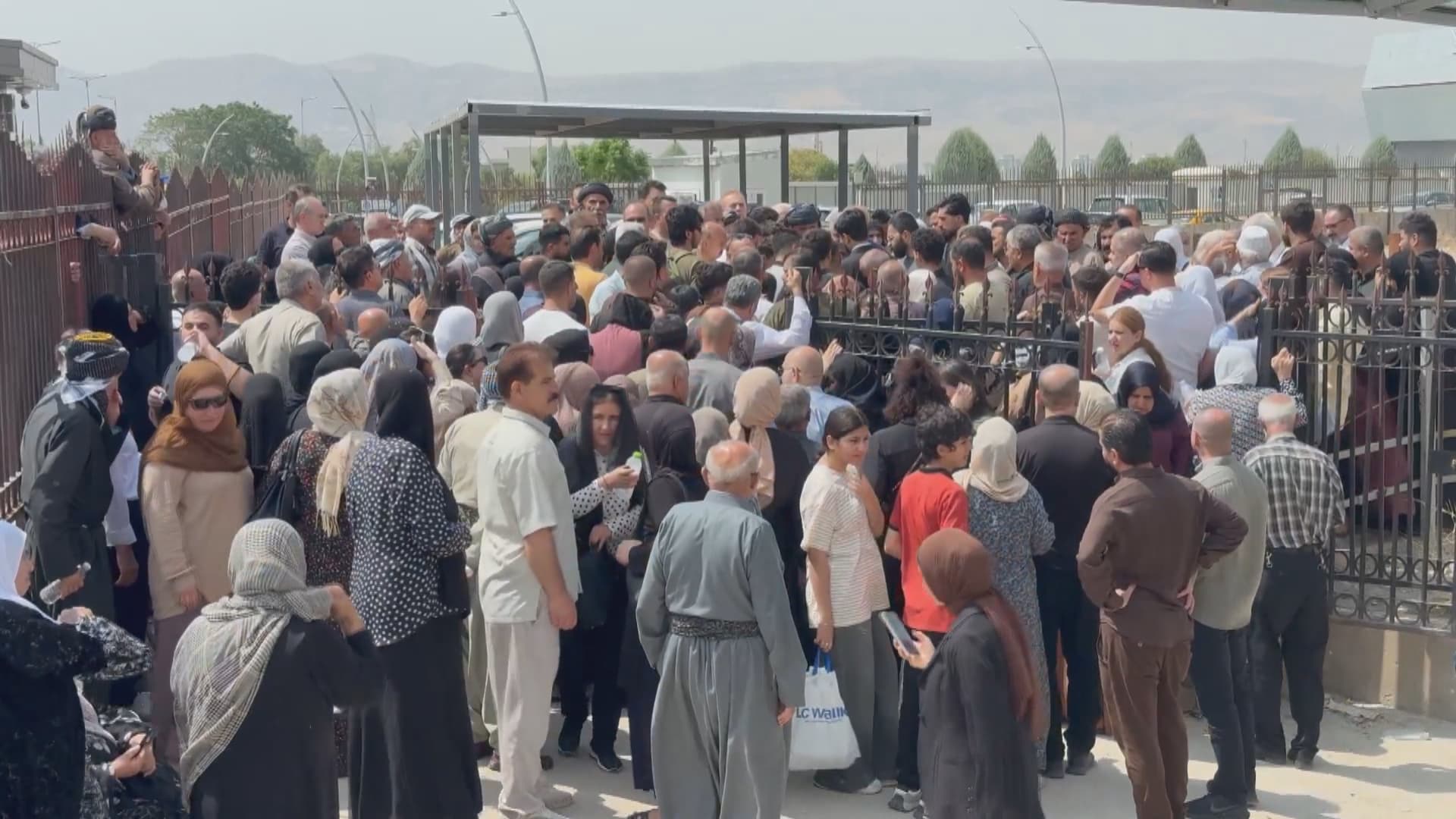 خانەنشینان و مووچەخۆران نیگەرانن؛ وادەی "هەژماری من" نزیکبووەتەوە و هەزاران کەس بێکارتمان