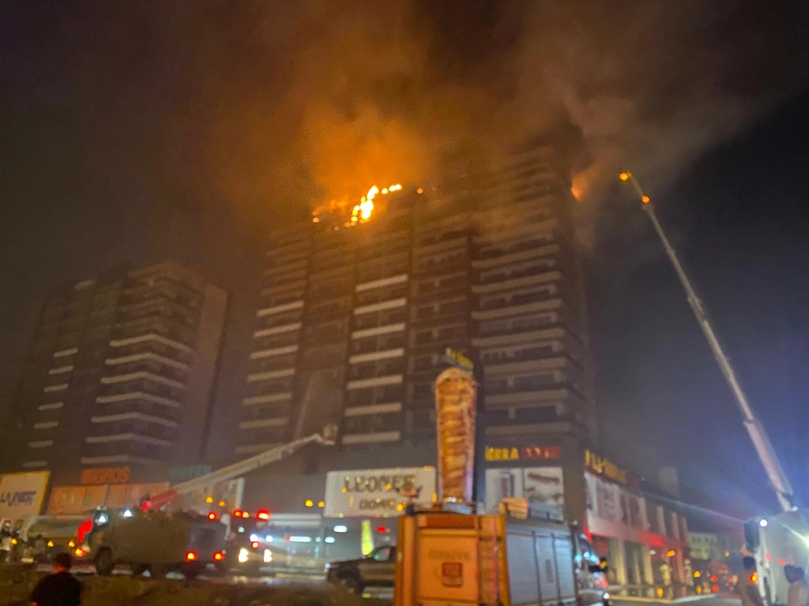 Diyarbakır’daki plaza yangınının nedeni itfaiye raporunda: İstiflenen kartonların üzerine ateş düşmüş