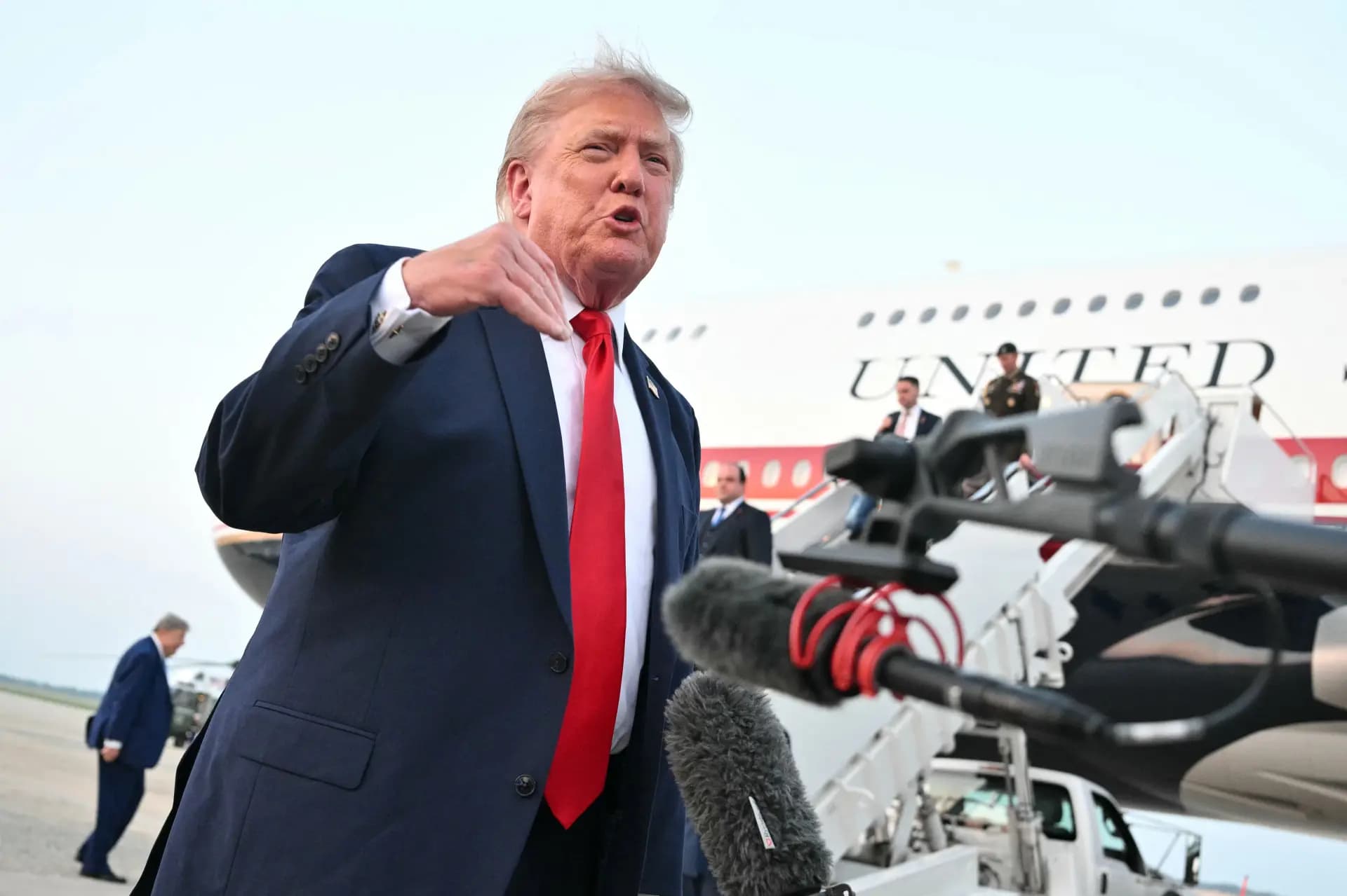 Trump: Em plan dikin ku bi dijwarî li Îranê bixin