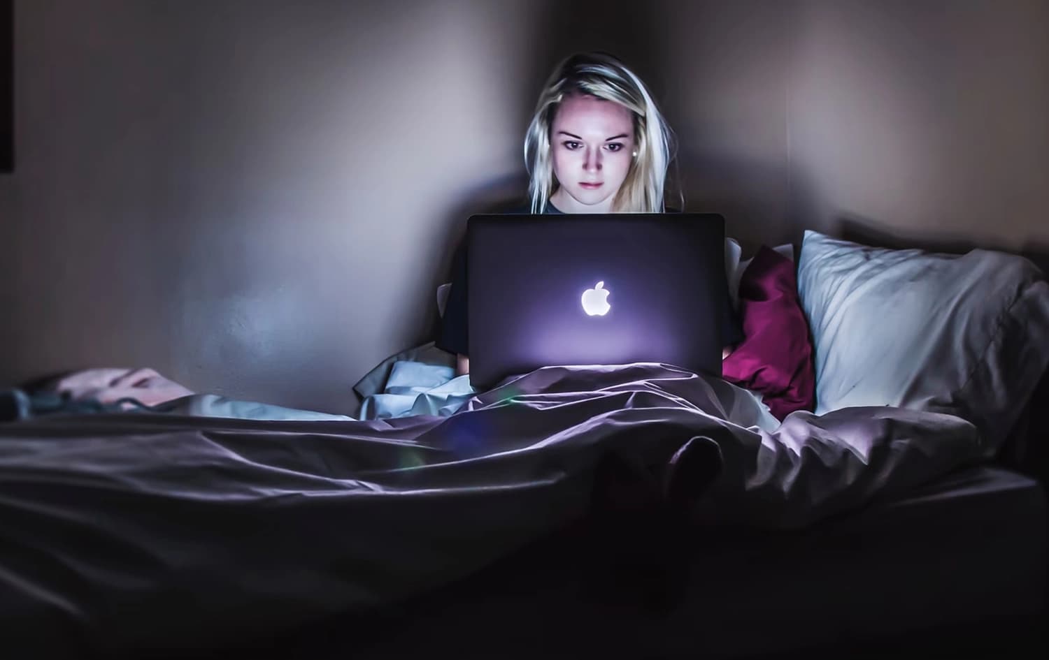 زانکۆیەکی فینلاند: درەنگخەوتن دڵەڕاوکێ و خەمۆکی زیاد دەکات