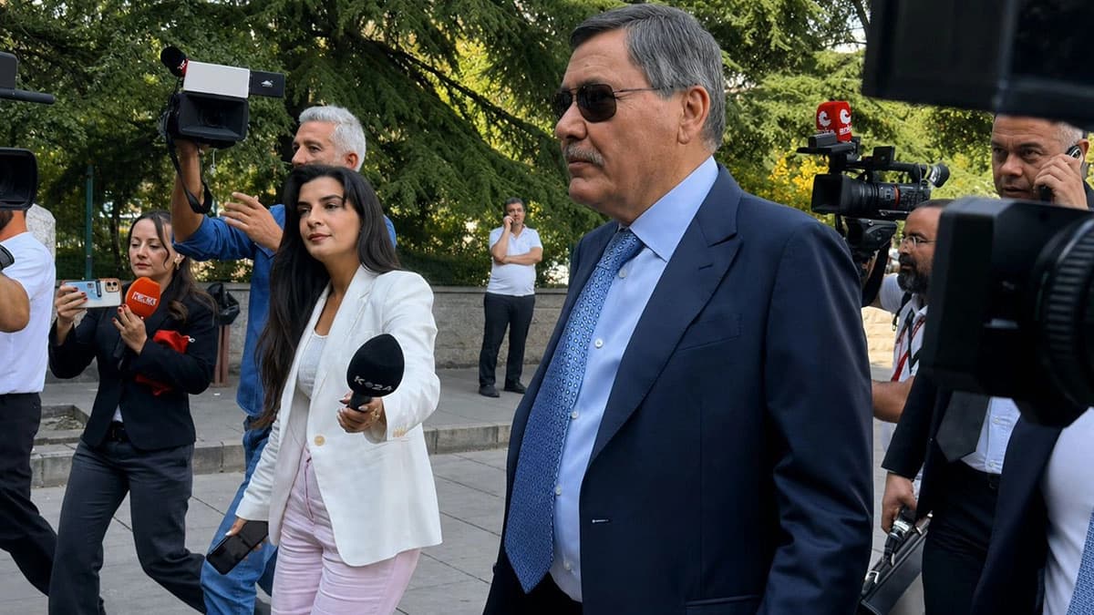 Melih Gökçek şüpheli sıfatıyla adliyede: Eski ihale dosyaları da inceleniyor