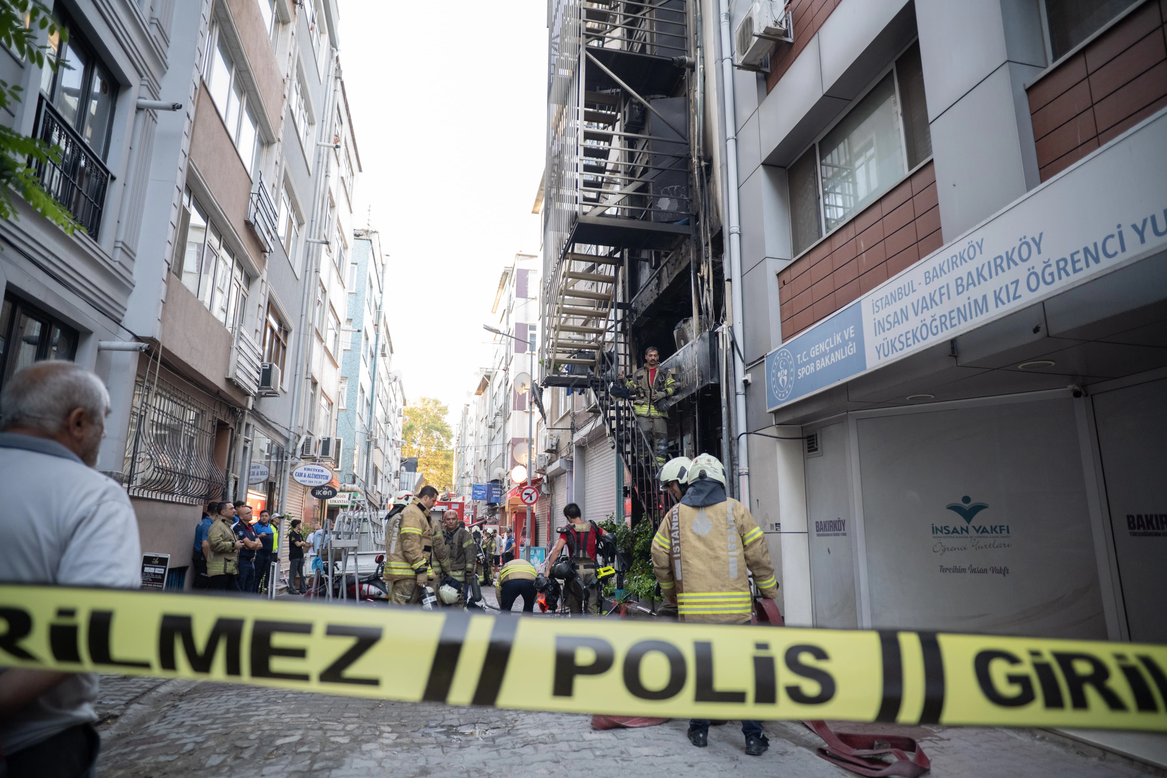 Li Stenbolê agir bi otelekê ket: 12 kes birîndar bûn