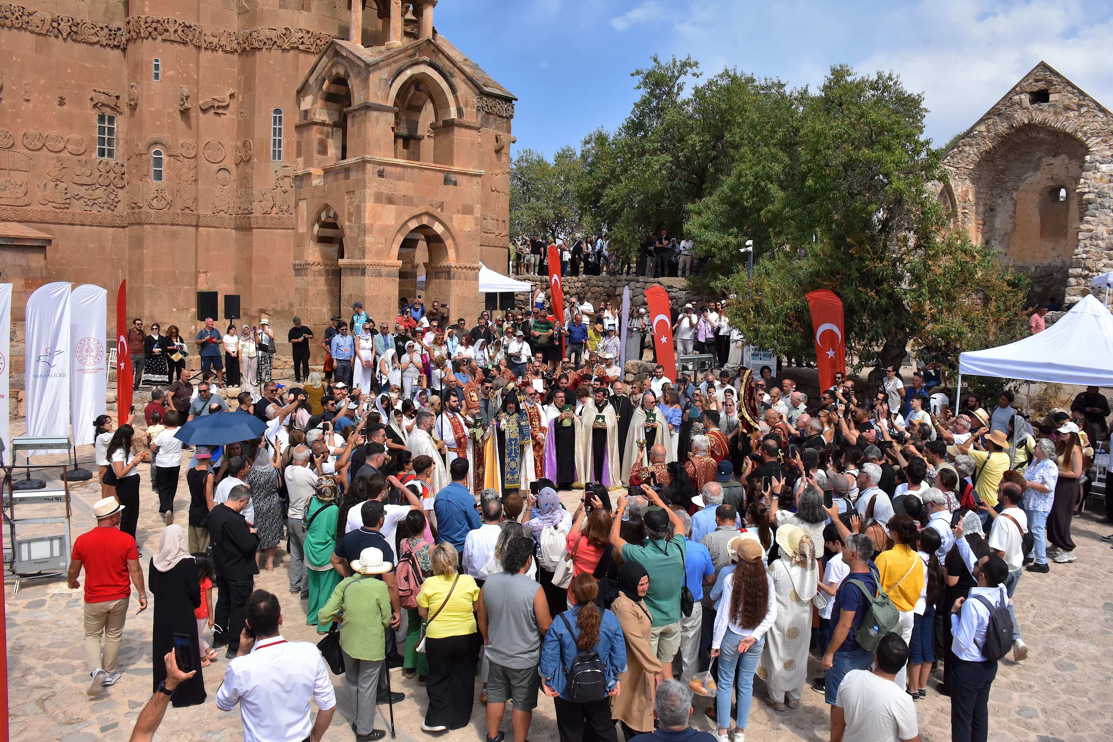 VAN- Akdamar Kilisesi'nde 14. ayin sona erdi