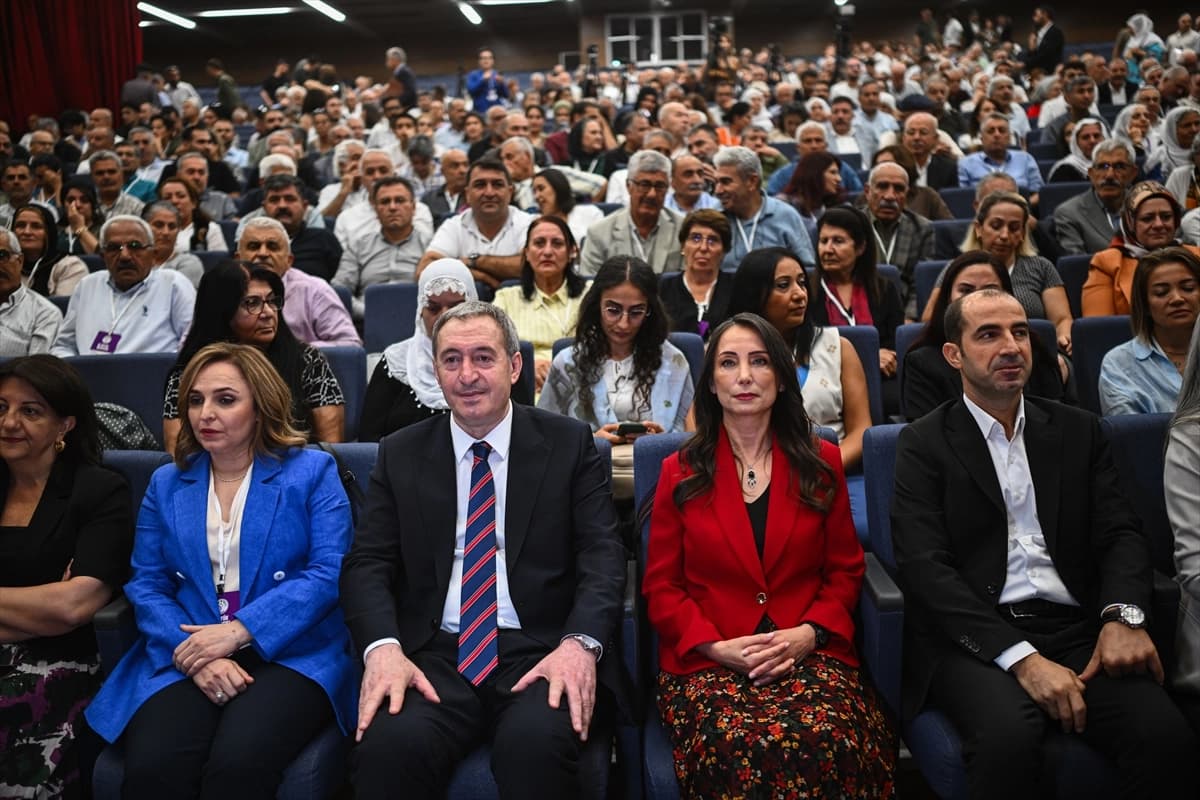 DEM PARTİ 5. OLAĞAN BÜYÜK KONGRESİ – Eş Genel Başkanlar yeniden seçildi