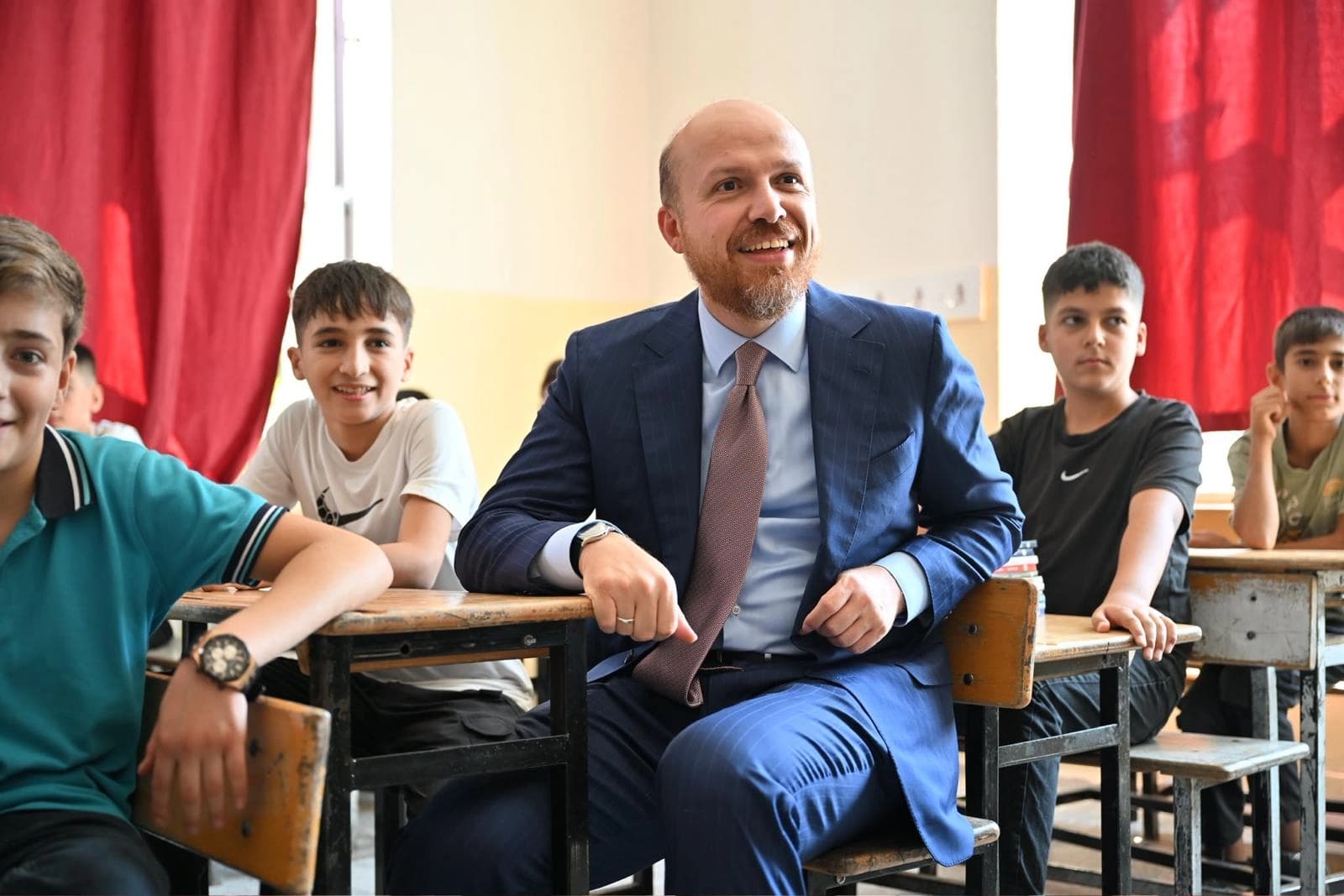 بیلال ئەردۆغان لە ئامەدەوە: پێویستە هەموو لایەک پشتیوانیی ئاشتی بکات