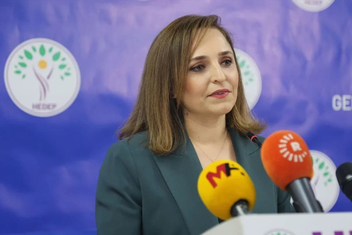 Ayşegul Dogan: Di rewşeke wiha de mirov çawa dikare ji aştiyê bawer bike?