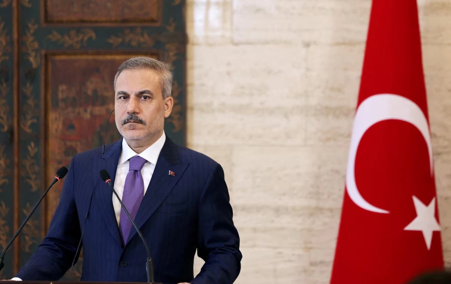 هاکان فیدان دەڵێ، پەکەکە هیچ هەنگاوێکی کۆنکرێتی بۆ دانانی چەک نەناوە