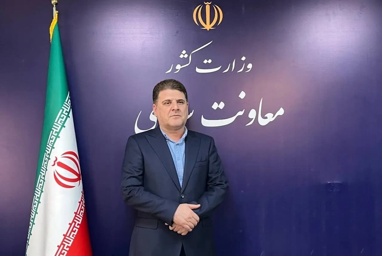 عەلی زەینیوەند، گوتەبێژی وەزارەتی ناوخۆی ئێران. سەرچاوە: ماڵپەڕی وەزارەتی ناوخۆی ئێران..